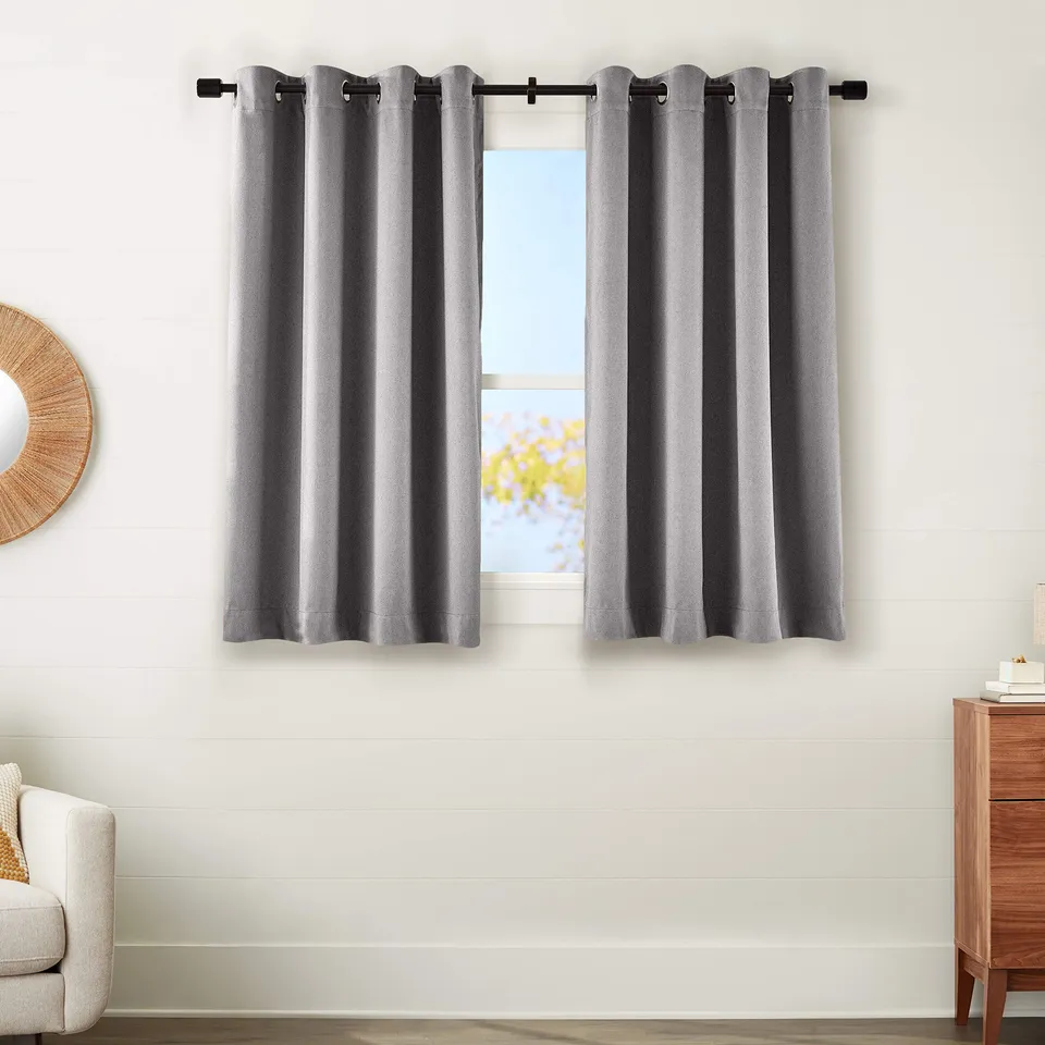 Amazon Basics Theatre Grade tende oscuranti 52x54 grigio antracite 2 pezzi