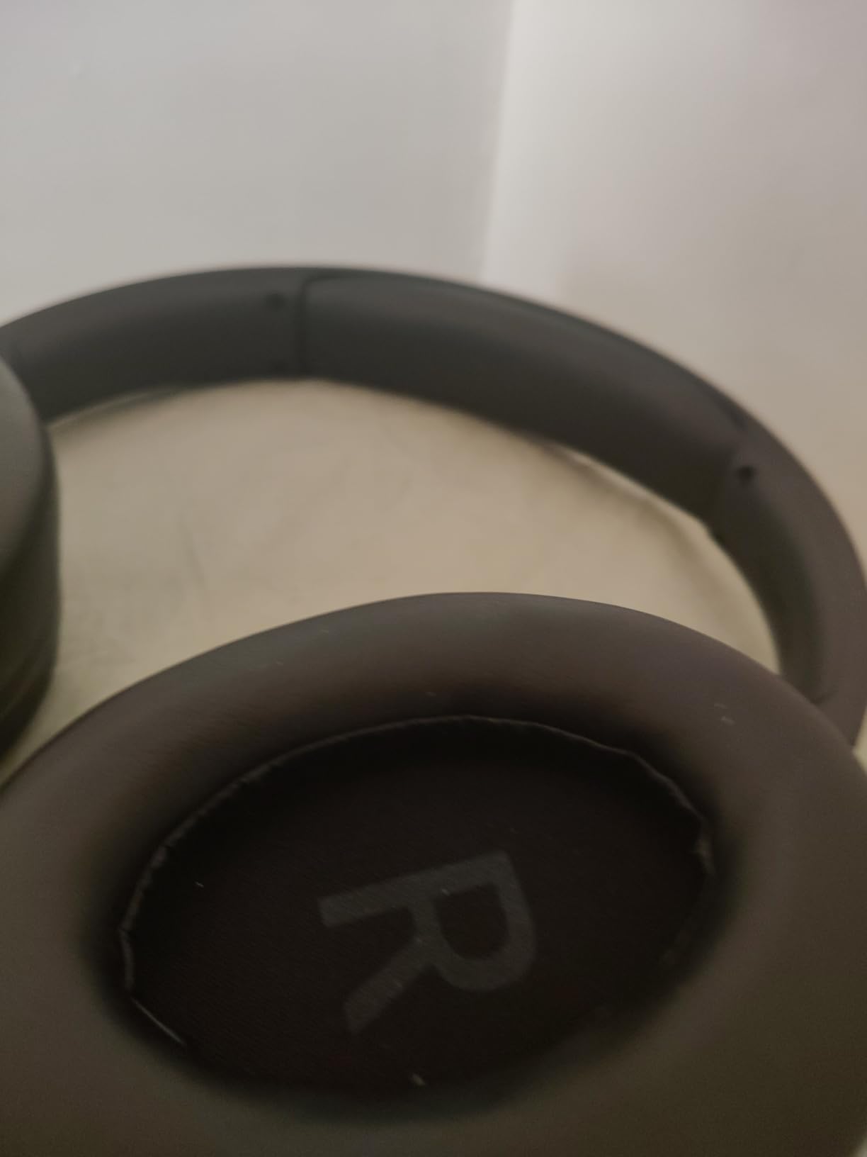 Amazon Basics Cuffie Wireless Bluetooth 5.3 ANC Nere 35 Ore