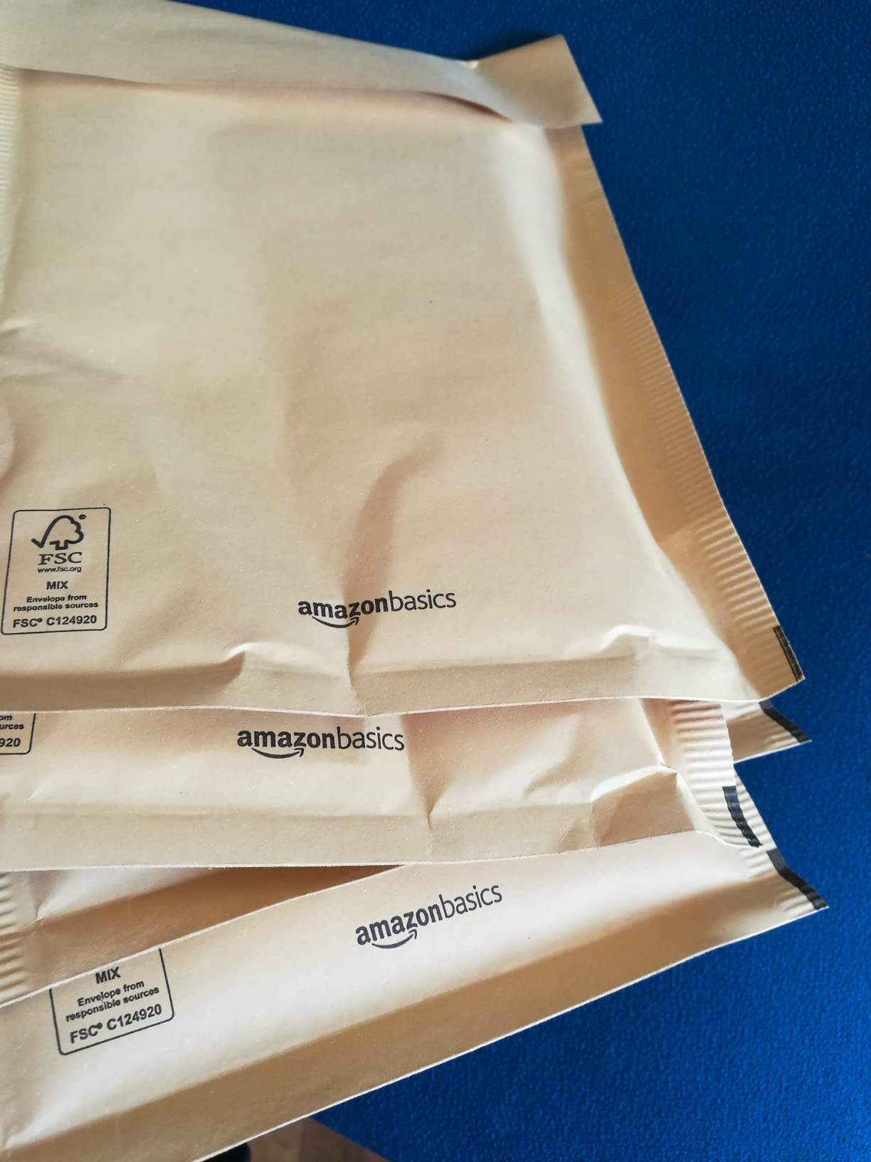 AmazonBasics Buste Imbottite Oro 100x165 mm 100 Pezzi