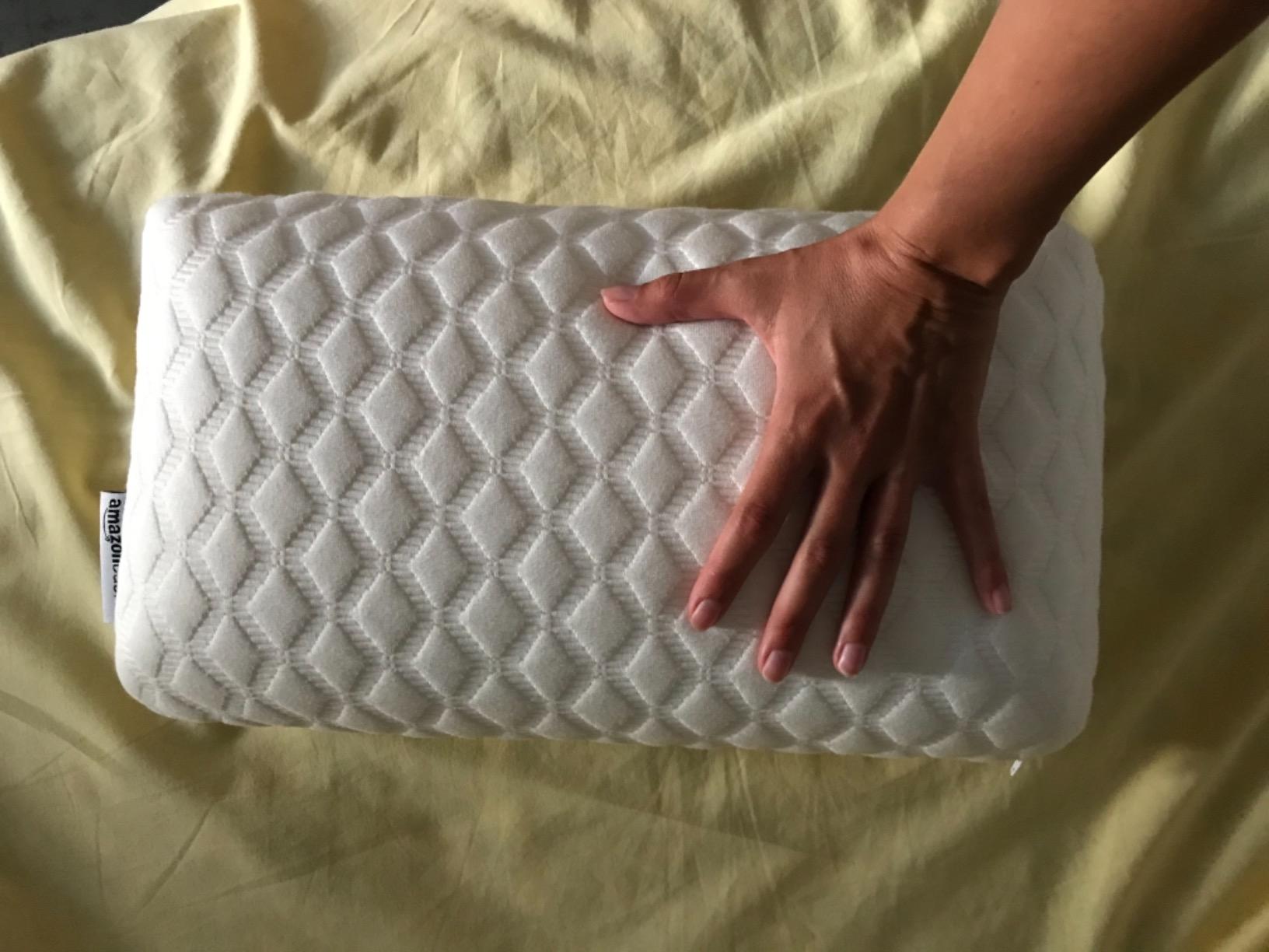 Amazon Basics Cuscino Viaggio Memory Foam 42x24 cm