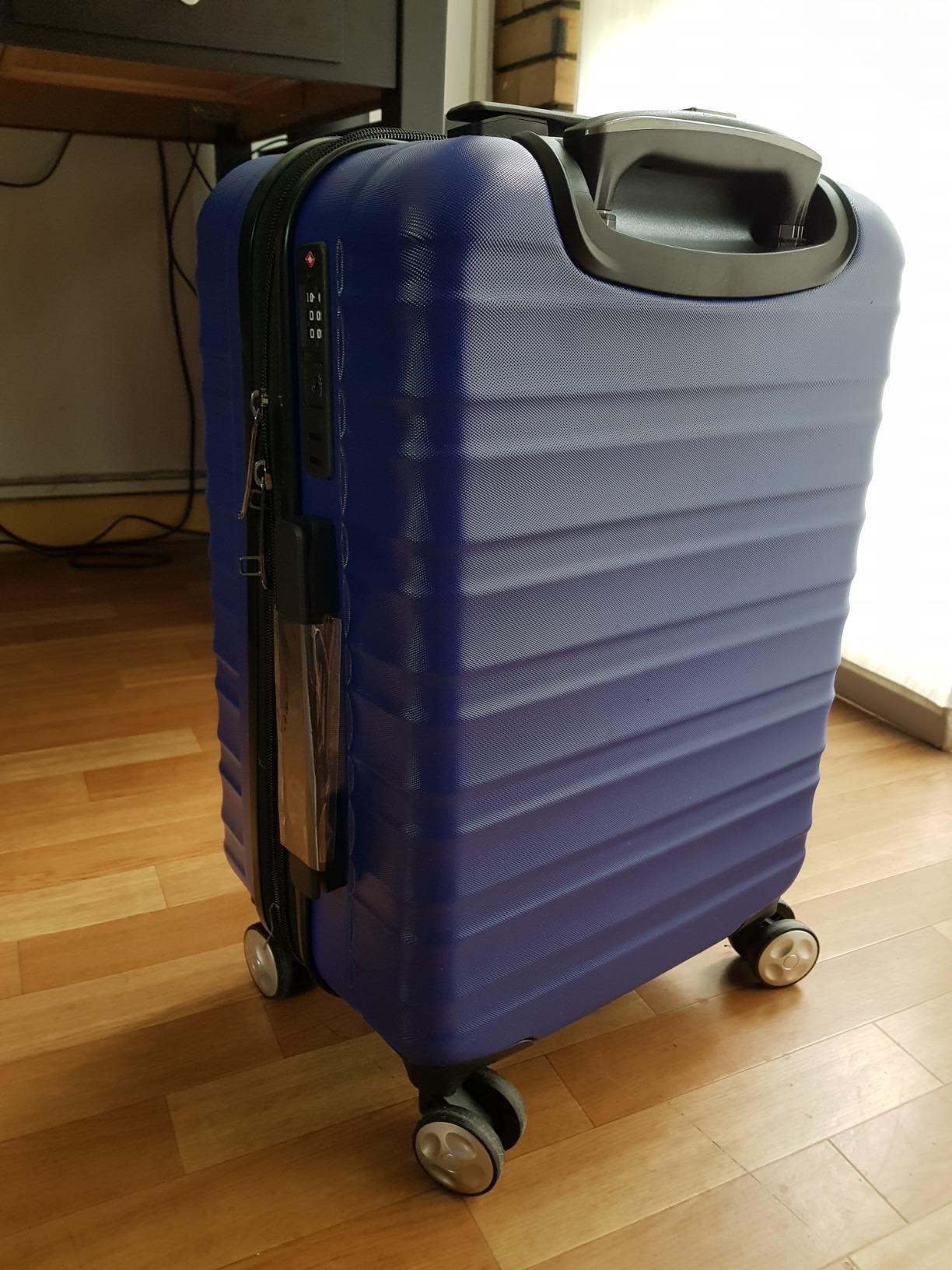 AmazonBasics Trolley Rigido 53,5 cm Blu Marino in Policarbonato