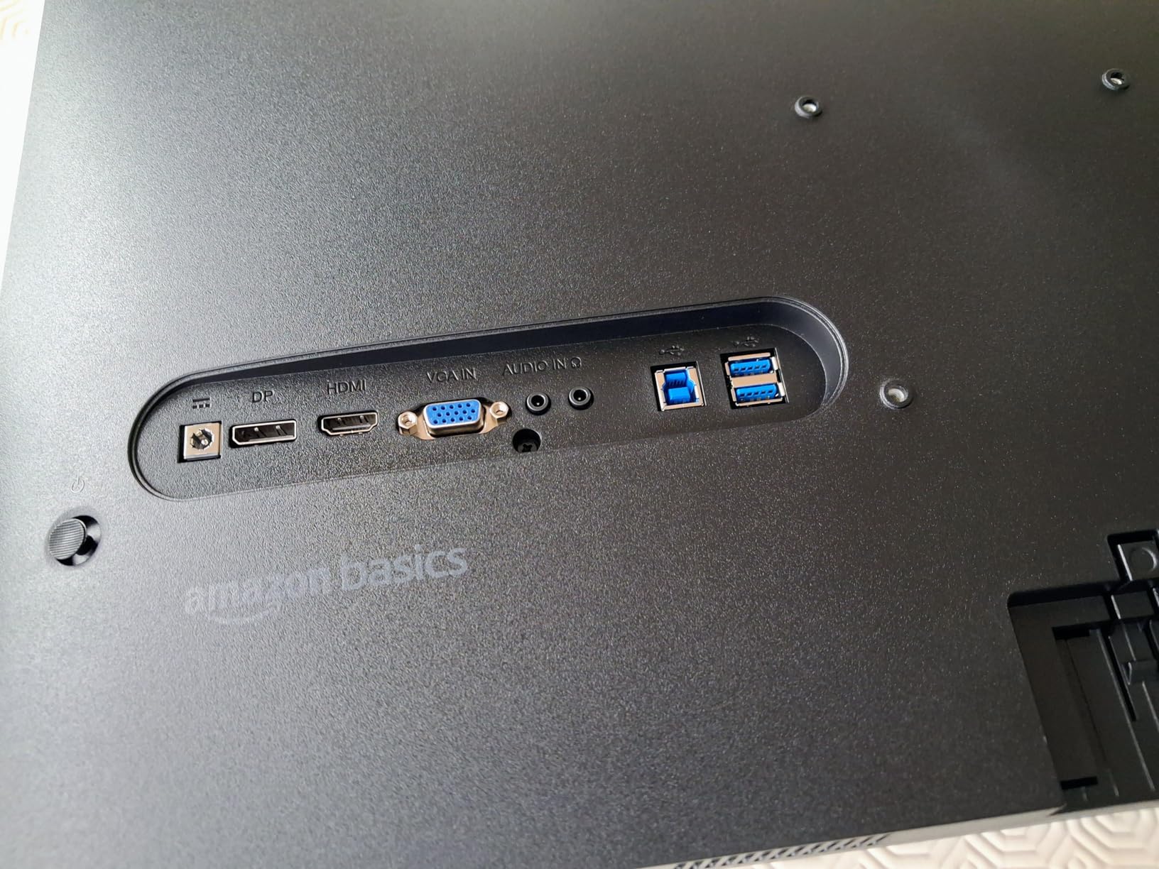 Amazon Basics Monitor 27 Pollici FHD 100Hz con Casse