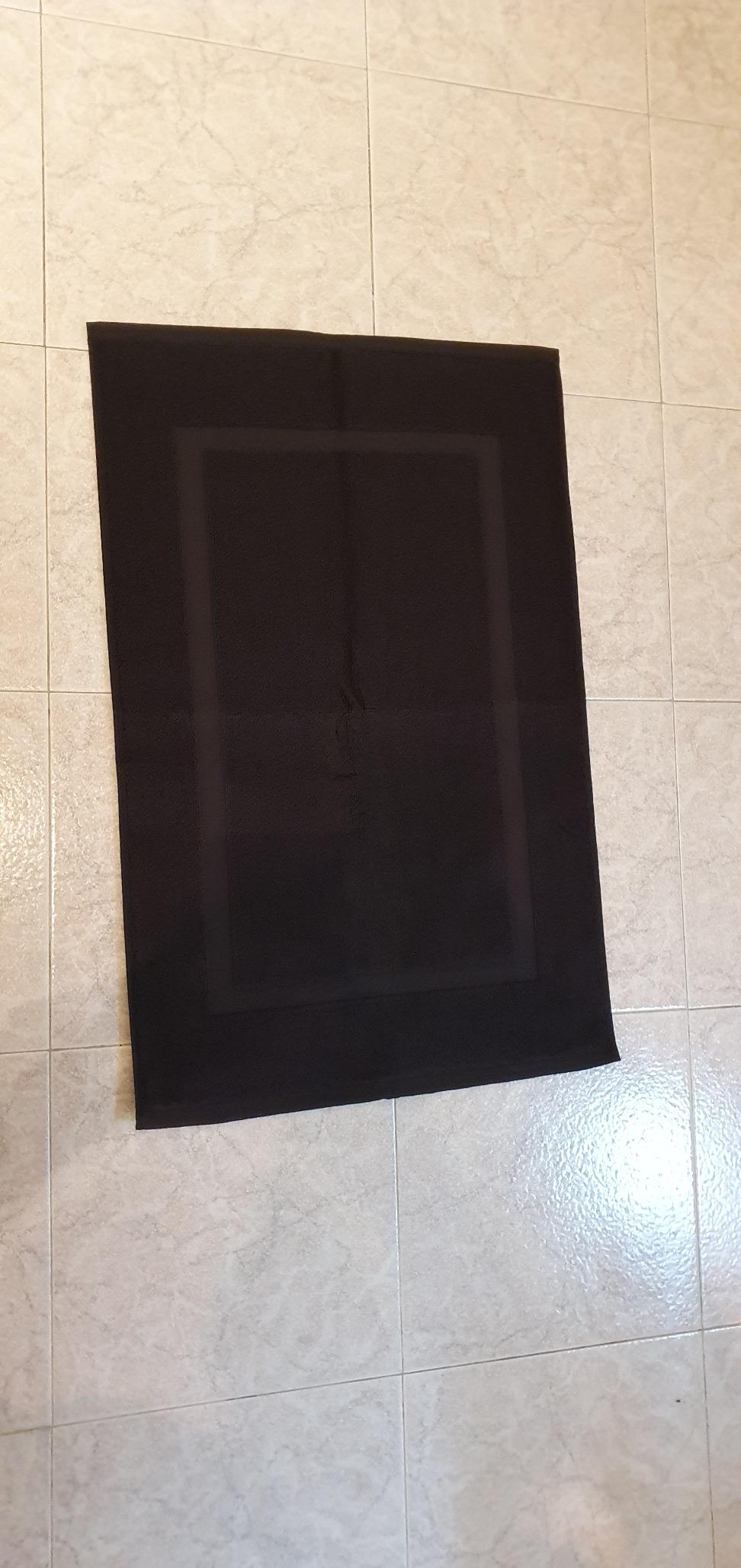 AmazonBasics Tappetino Bagno 51x79 cm Nero in Cotone