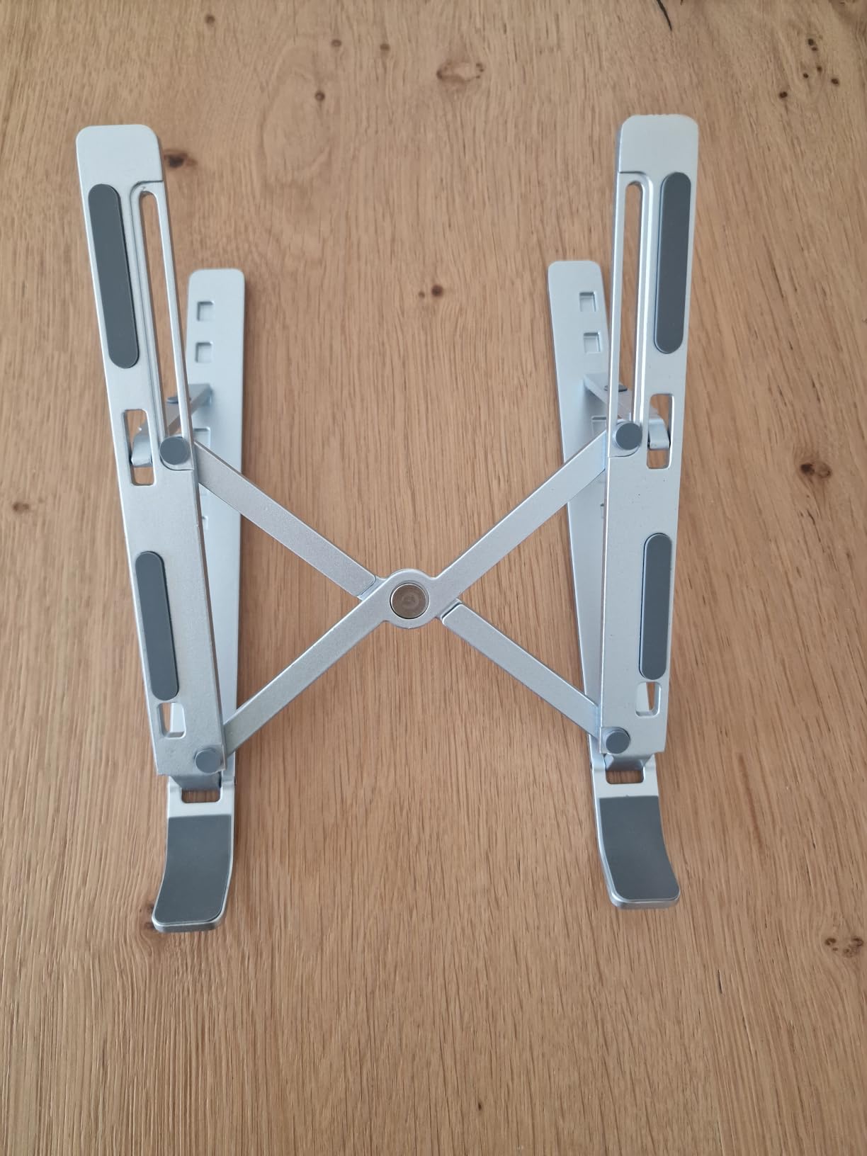 Amazon Basics supporto laptop alluminio 10-15,6" argento 6 angoli