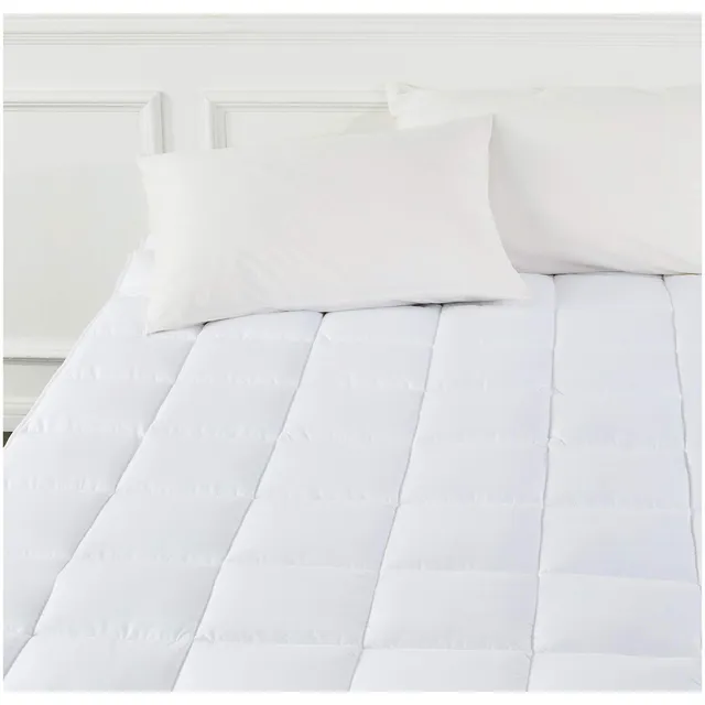 AmazonBasics Coprimaterasso 160x200 Bianco Trapuntato Morbido