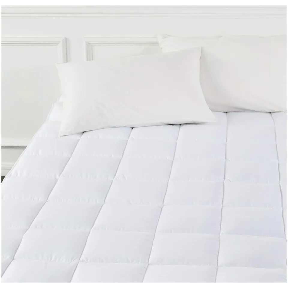 AmazonBasics Coprimaterasso 160x200 Bianco Trapuntato Morbido