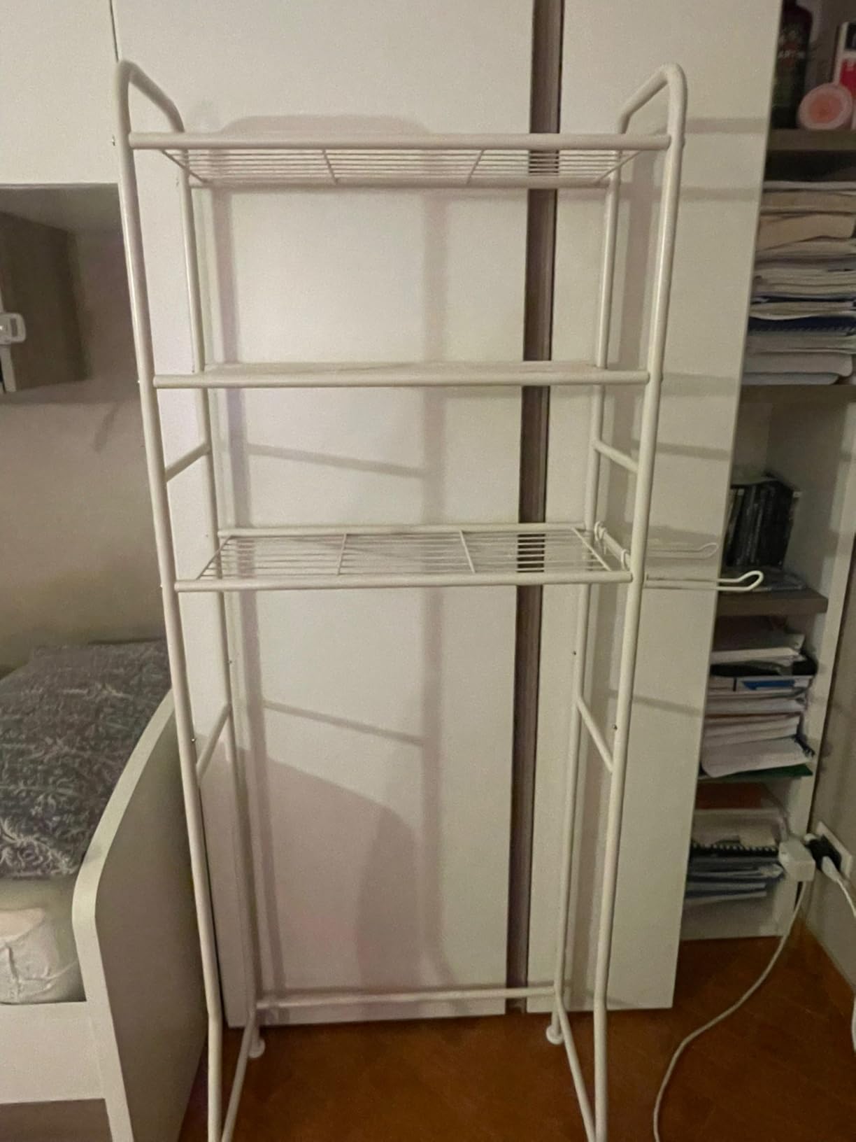 Amazon Basics organizer bagno 3 ripiani sopra WC bianco