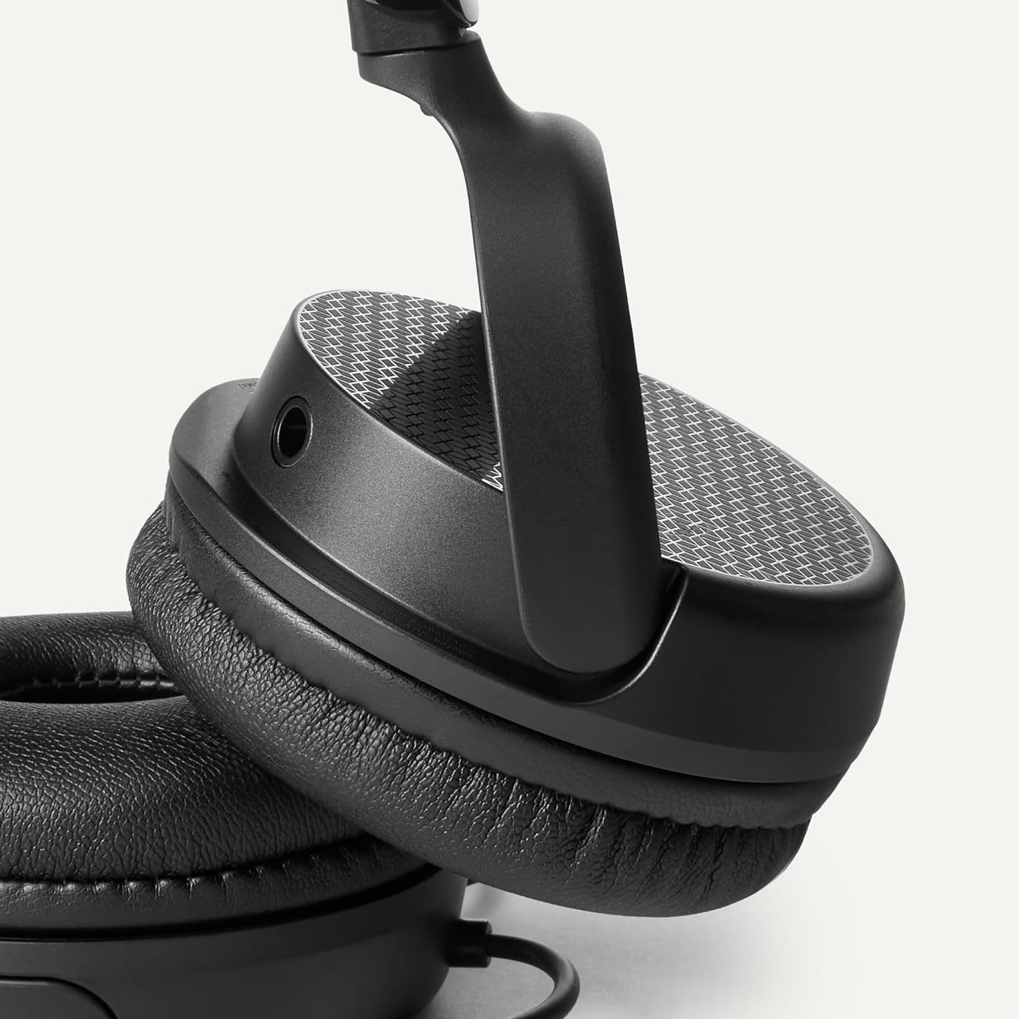Amazon Basics Cuffie Cablate con Microfono Nere USB 3,5 mm