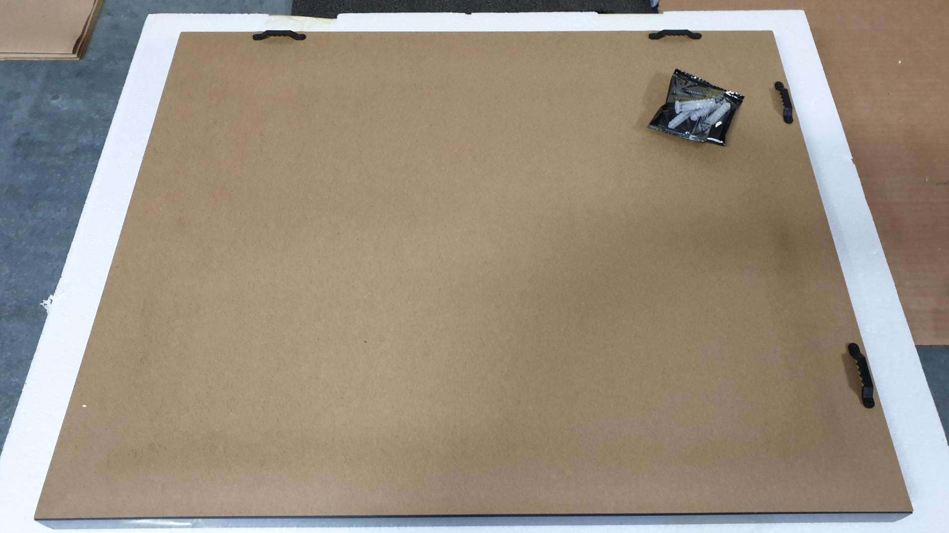 AmazonBasics Specchio Parete 40,6x50,8 Bianco