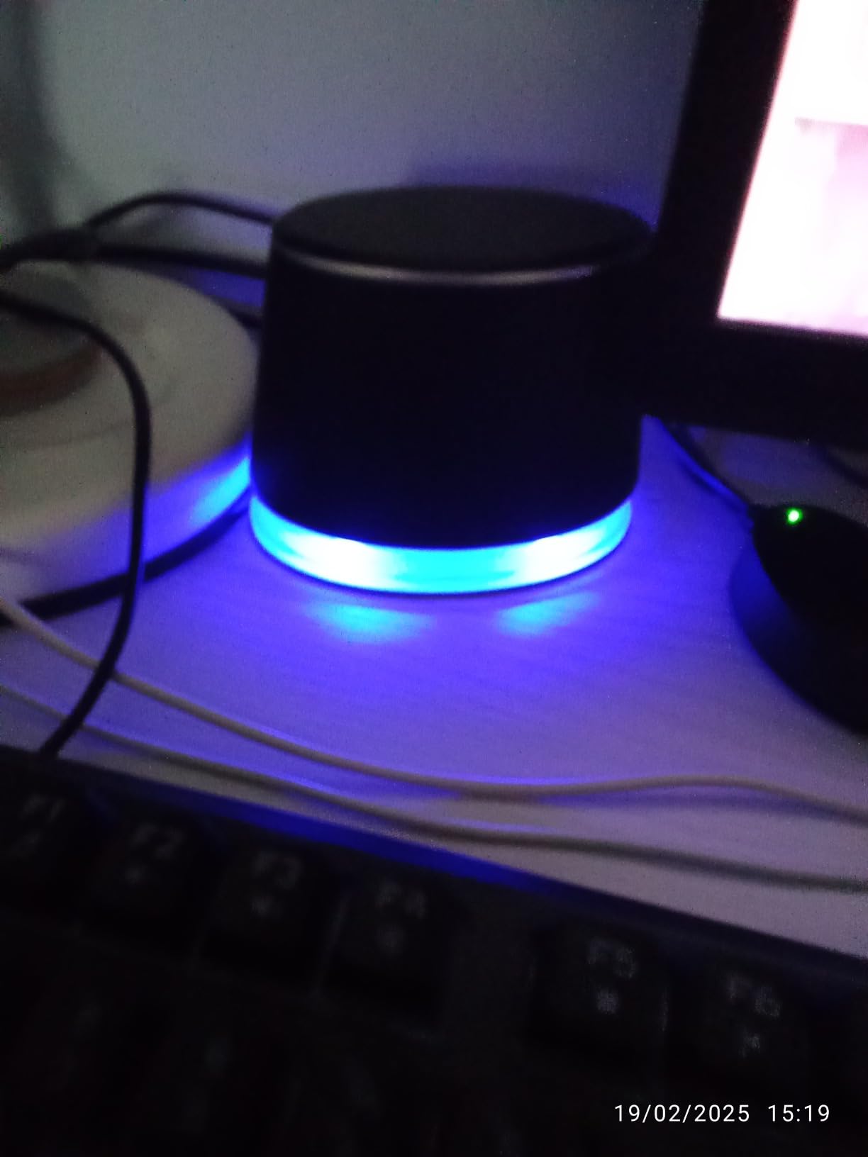 AmazonBasics Altoparlanti PC Bluetooth USB Grandi Neri LED Blu