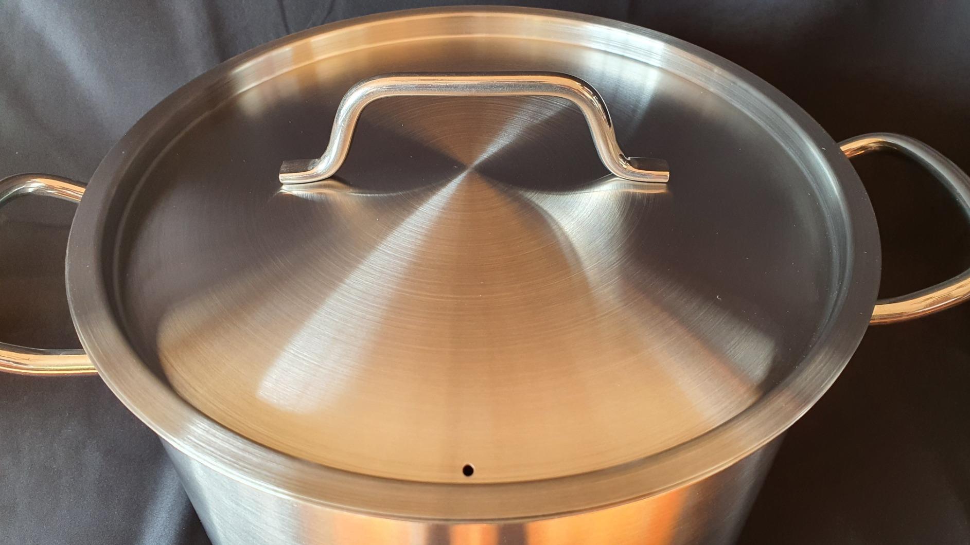 AmazonBasics Pentola Acciaio Inox 9,5 Litri con Coperchio