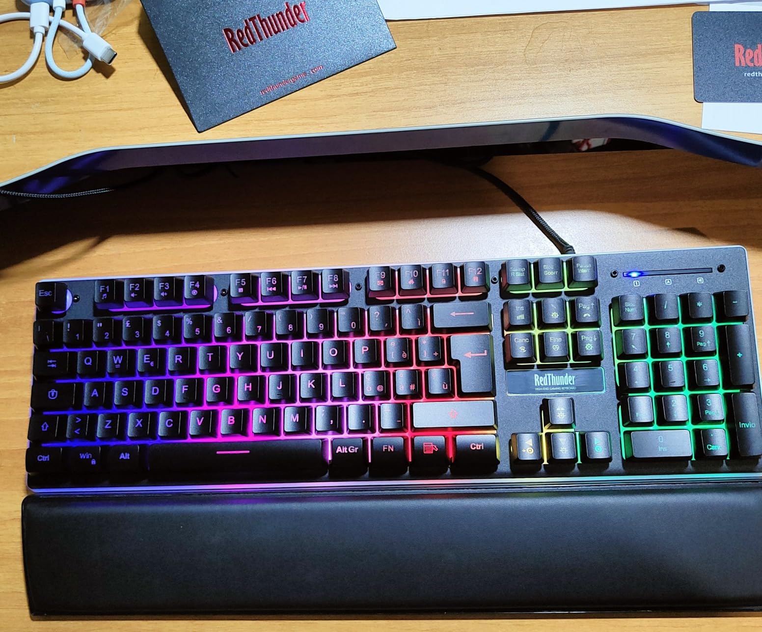 RedThunder K10 Combo Tastiera Mouse Gaming Nero RGB