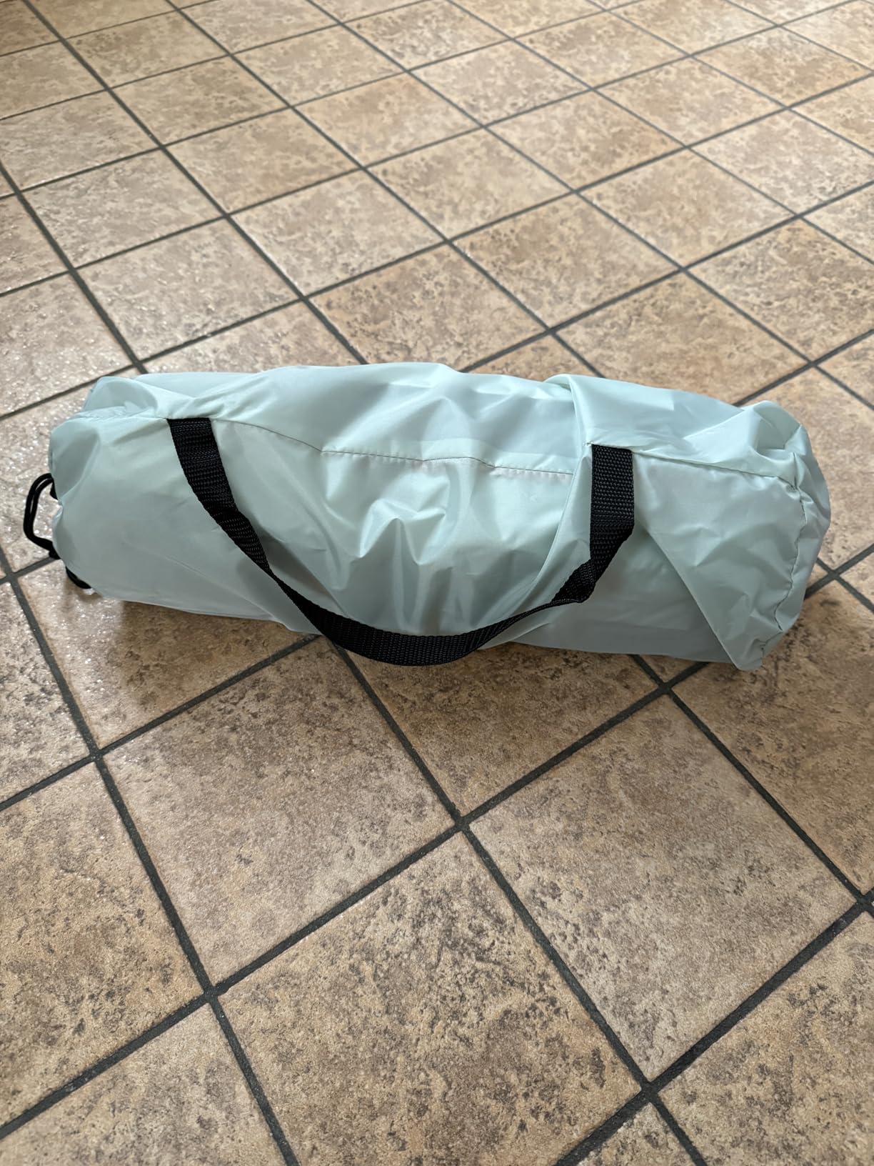 Amazon Basics tenda parasole campeggio grigio arancio 2-3 posti