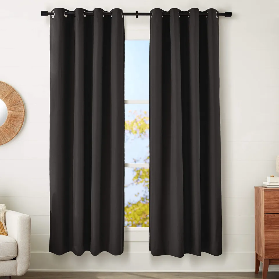 Amazon Basics Mabry 52x84 tende oscuranti nere 2 pezzi blackout