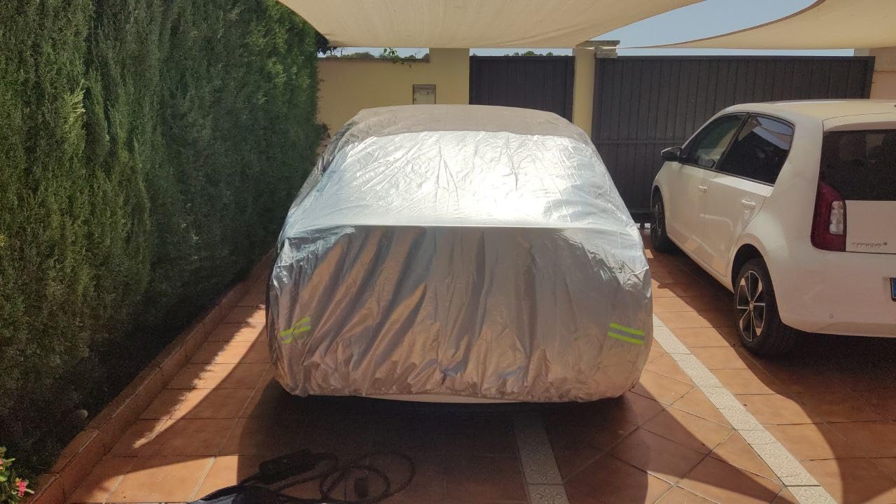AmazonBasics Telo Copriauto Berlina 460 cm Argento Impermeabile