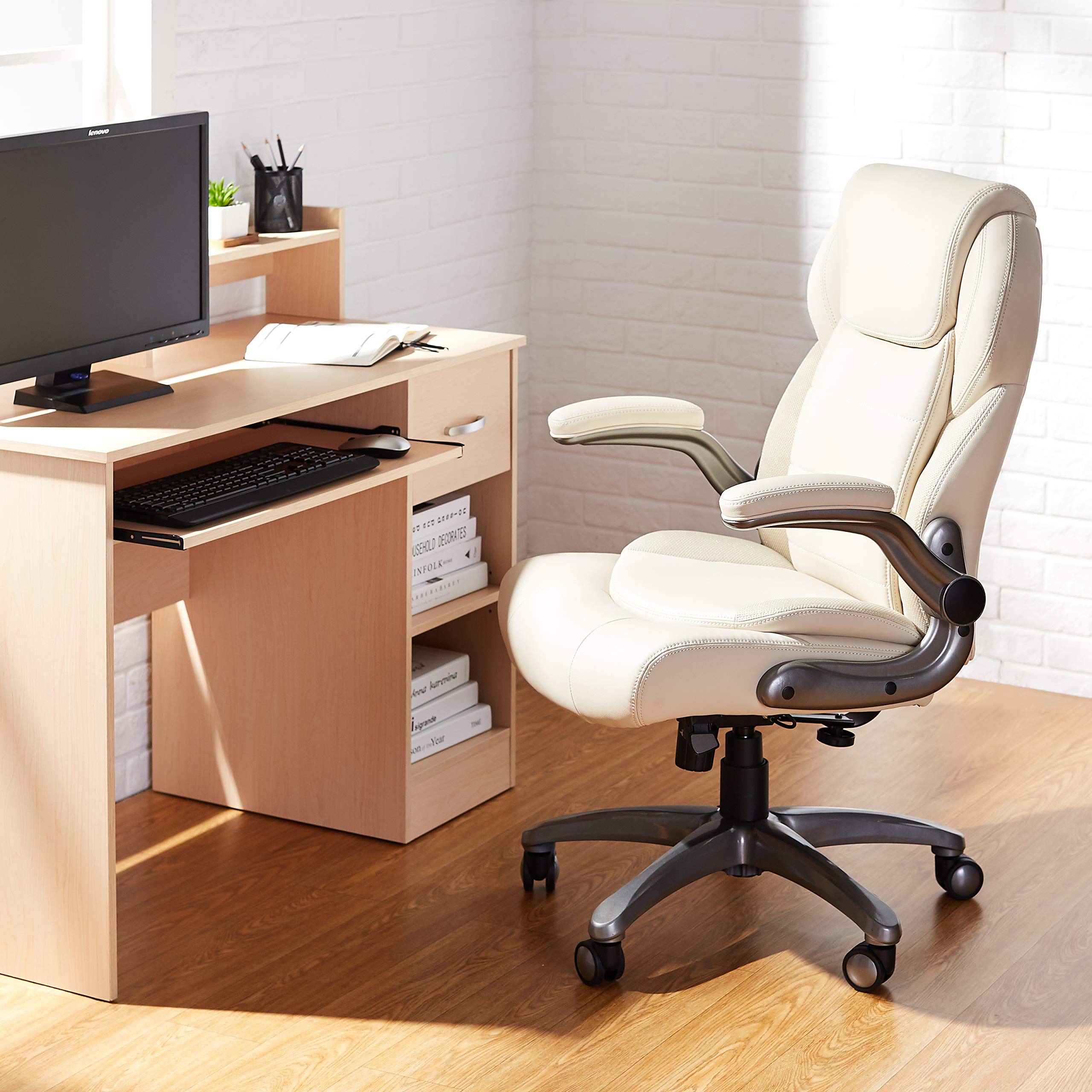 Amazon Basics Extra Comfort Sedia Ufficio Pelle Crema Schienale Alto