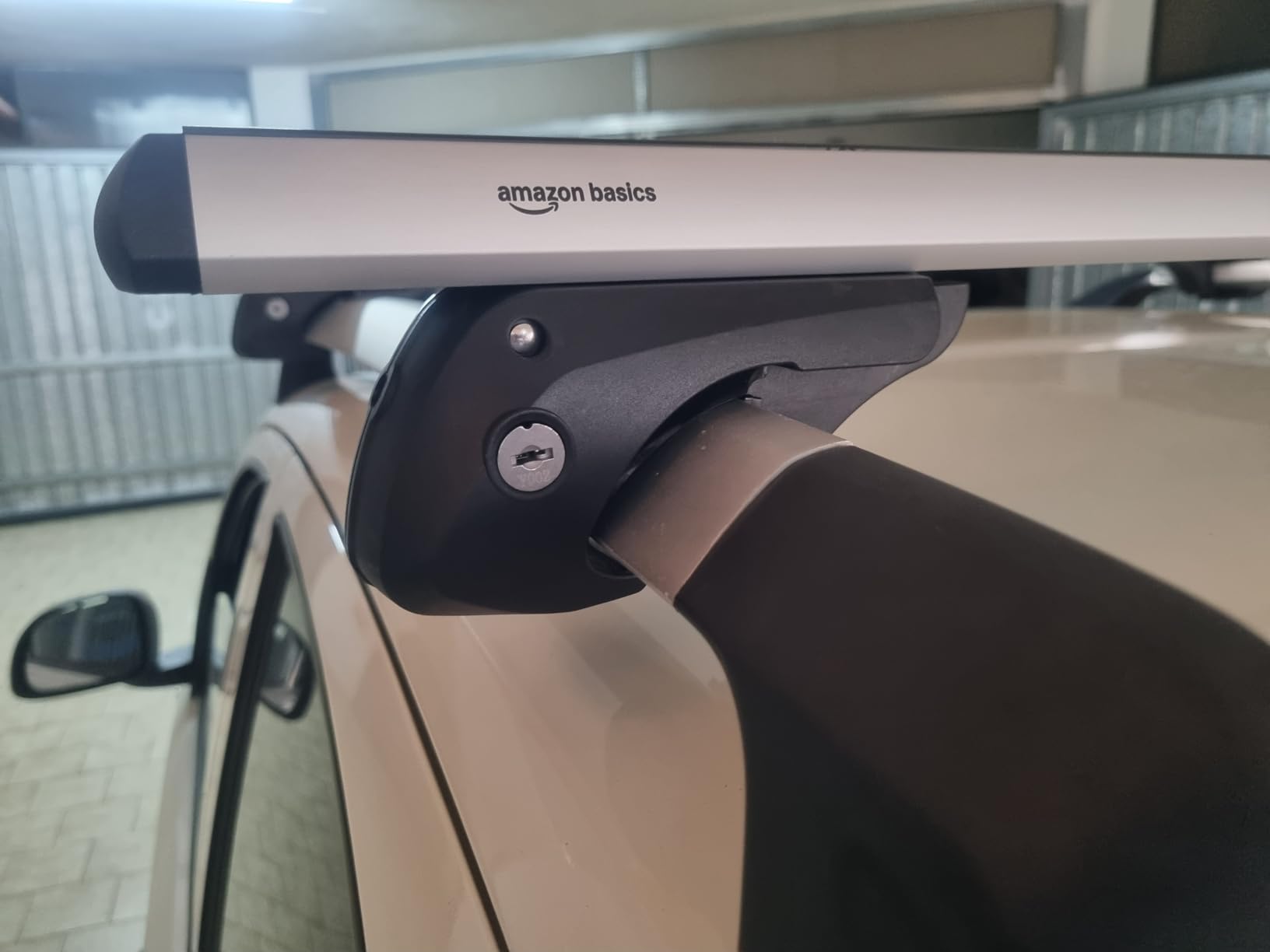 Amazon Basics Barre Portatutto Auto 132 cm Nero Alluminio