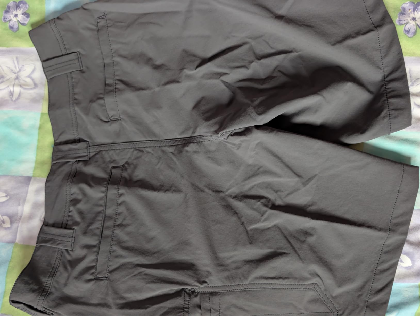 Amazon Basics pantaloncini ibridi da lavoro uomo vestibilita comoda