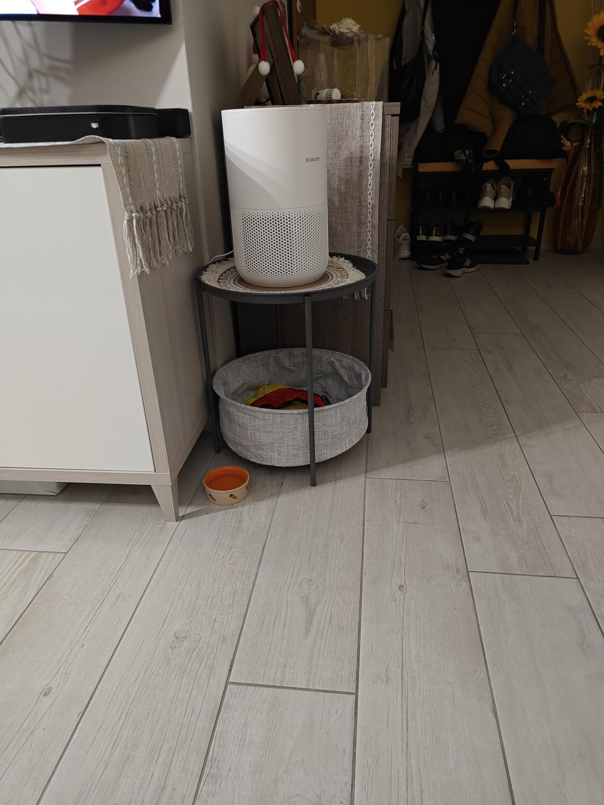 Amazon Basics Tavolino Rotondo Carbone con Cesto 45 cm