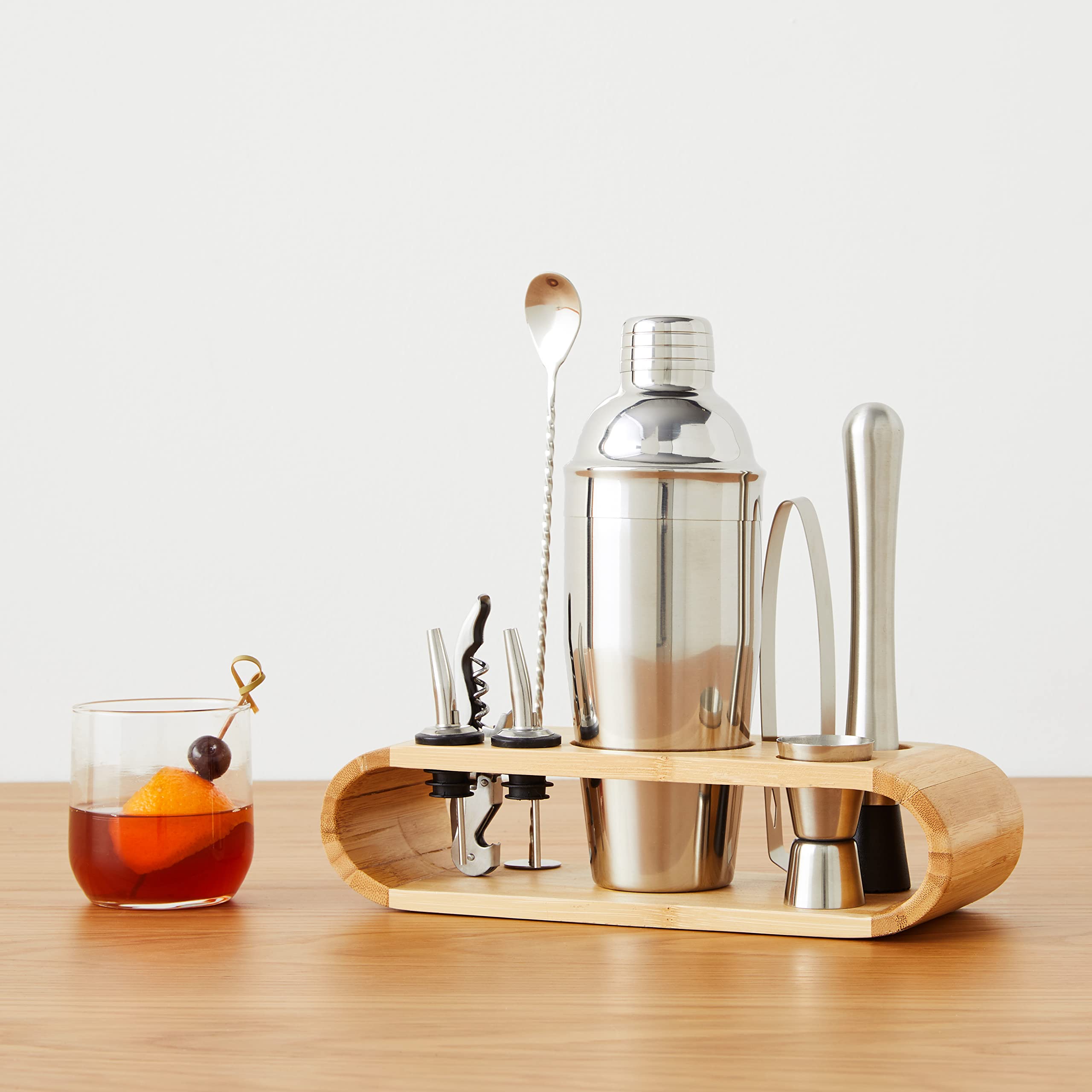 Amazon Basics set bar cocktail inox 10 pezzi con stand bambù