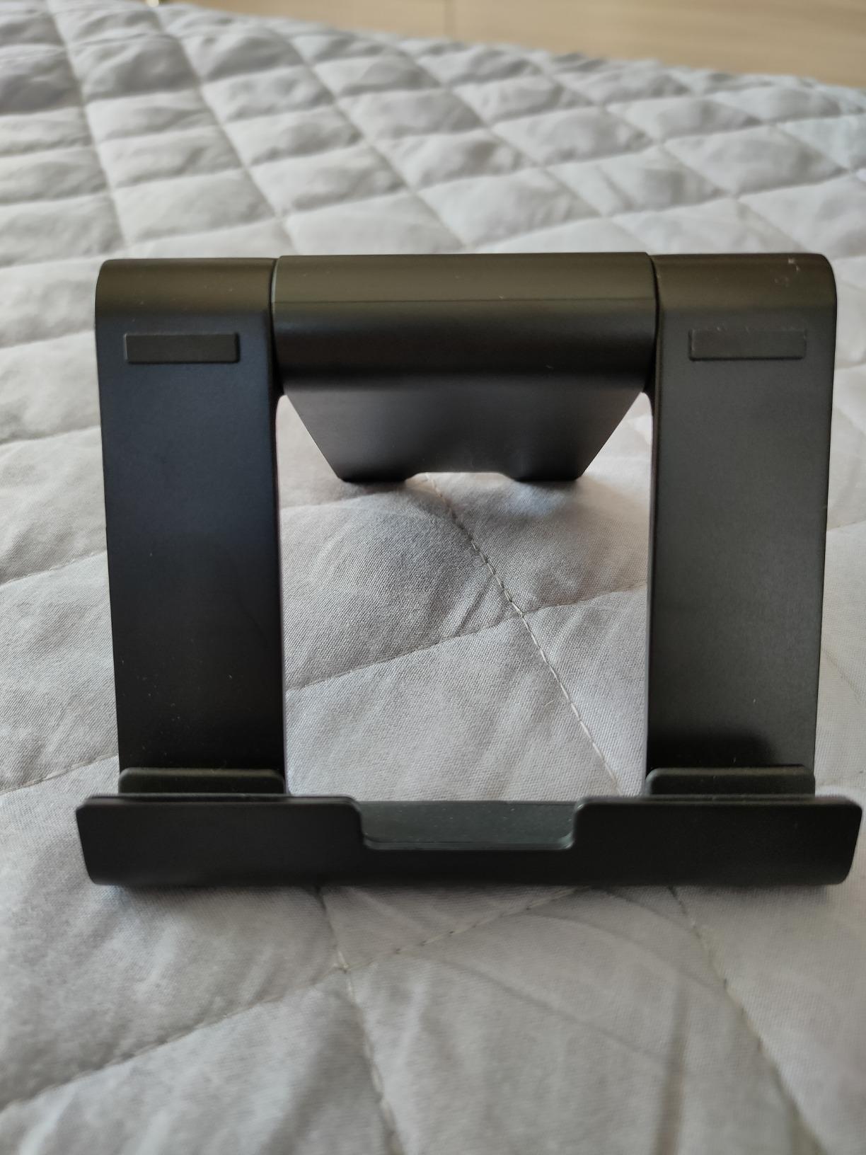 AmazonBasics Supporto tablet 4-10 pollici inclinabile nero