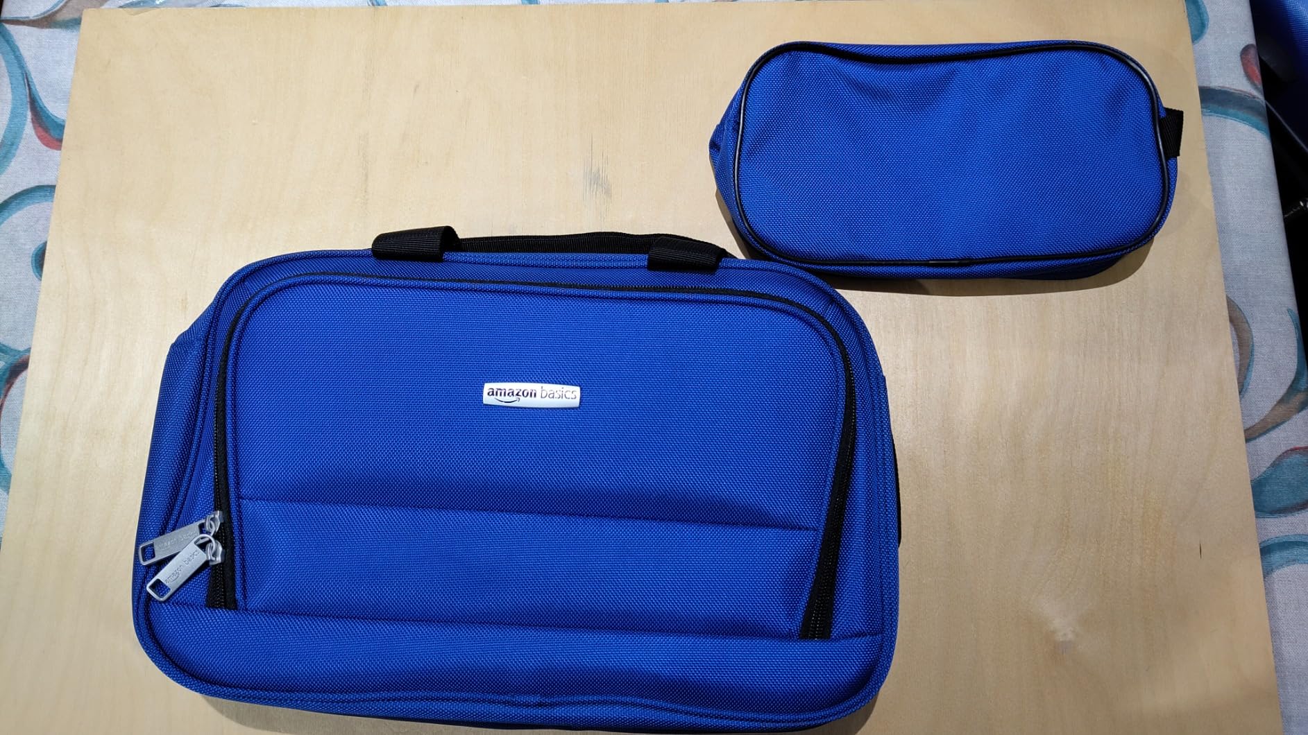 Amazon Basics Set 4 Valigie Rigide Blu Navy Espandibili