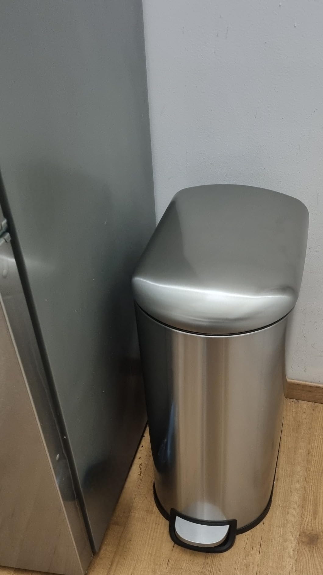 Amazon Basics Pattumiera con Pedale Acciaio Inox 10 L slim