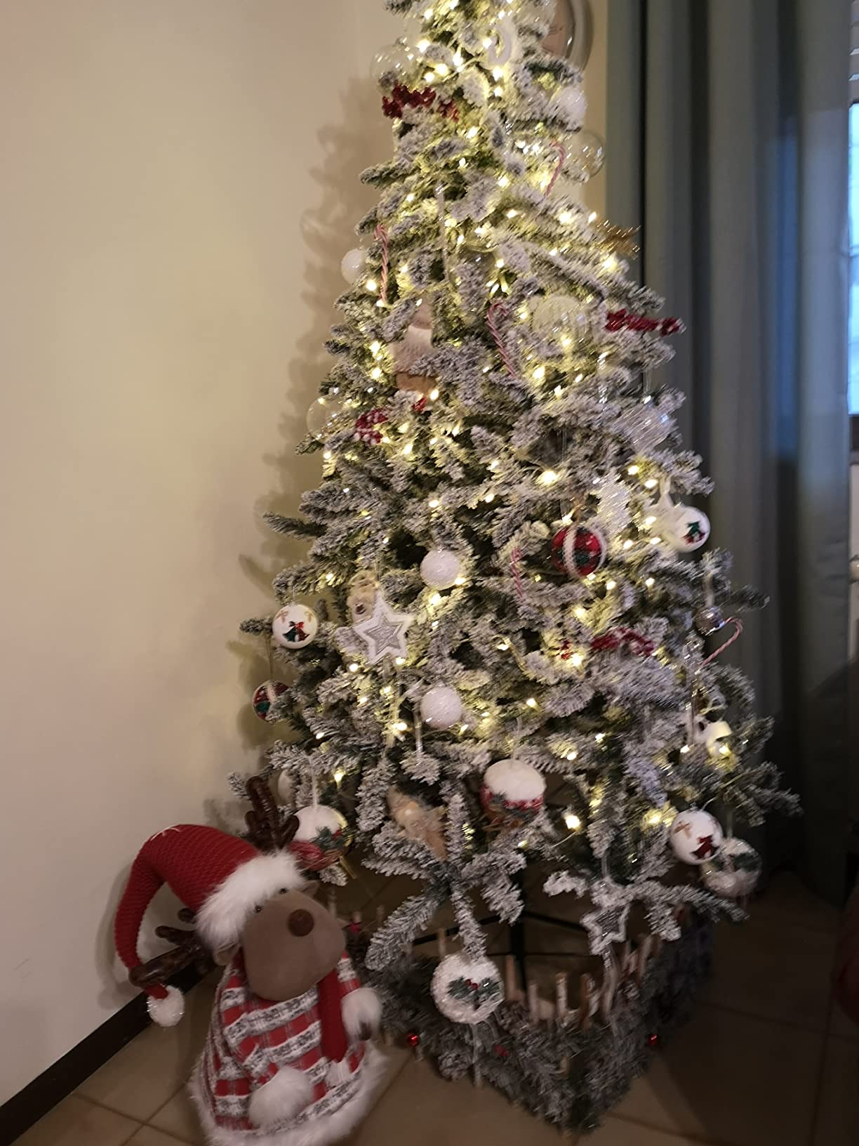 Amazon Basics Albero Natale Innevato 180 cm 618 Rami