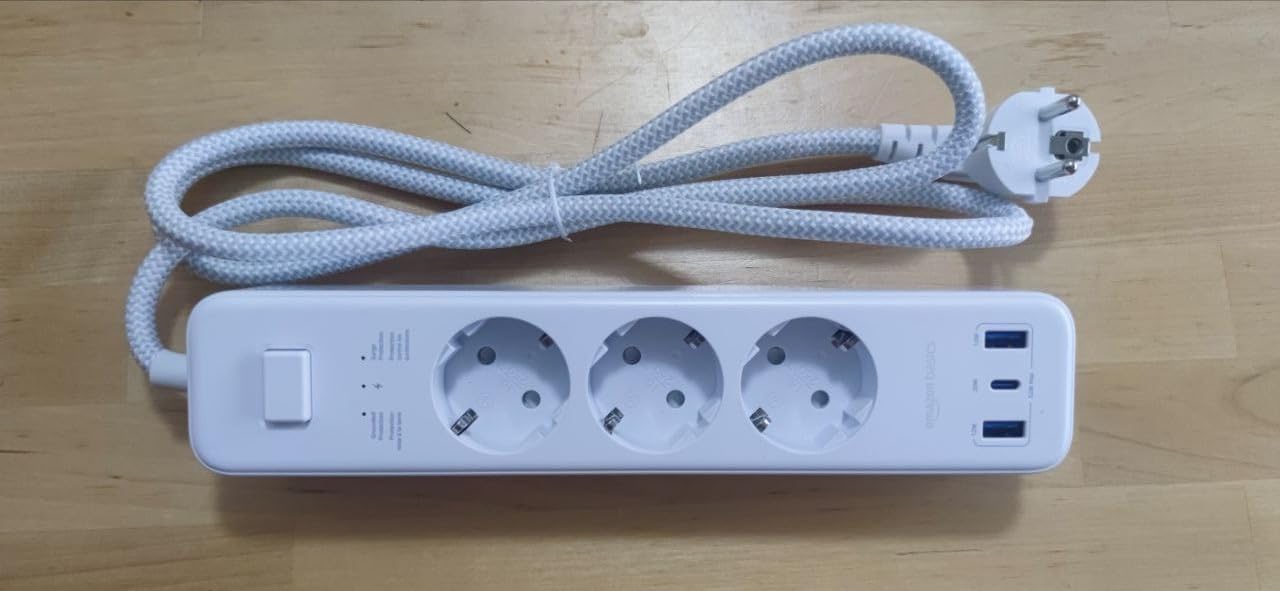 Amazon Basics multipresa 3 vie USB-C ciabatta 1,5m bianco 1050J