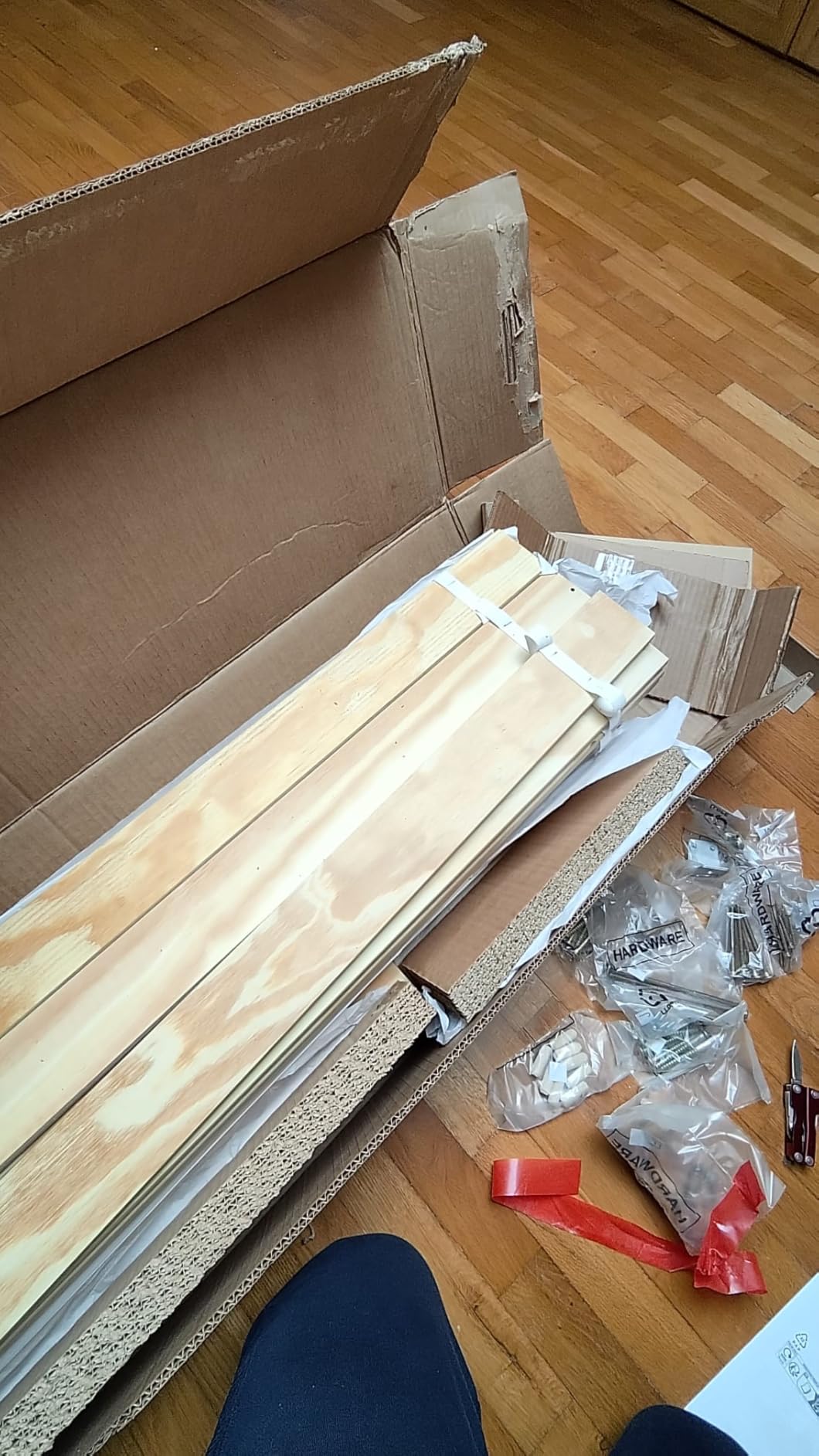 Amazon Basics letto singolo in pino 90x200 con testiera