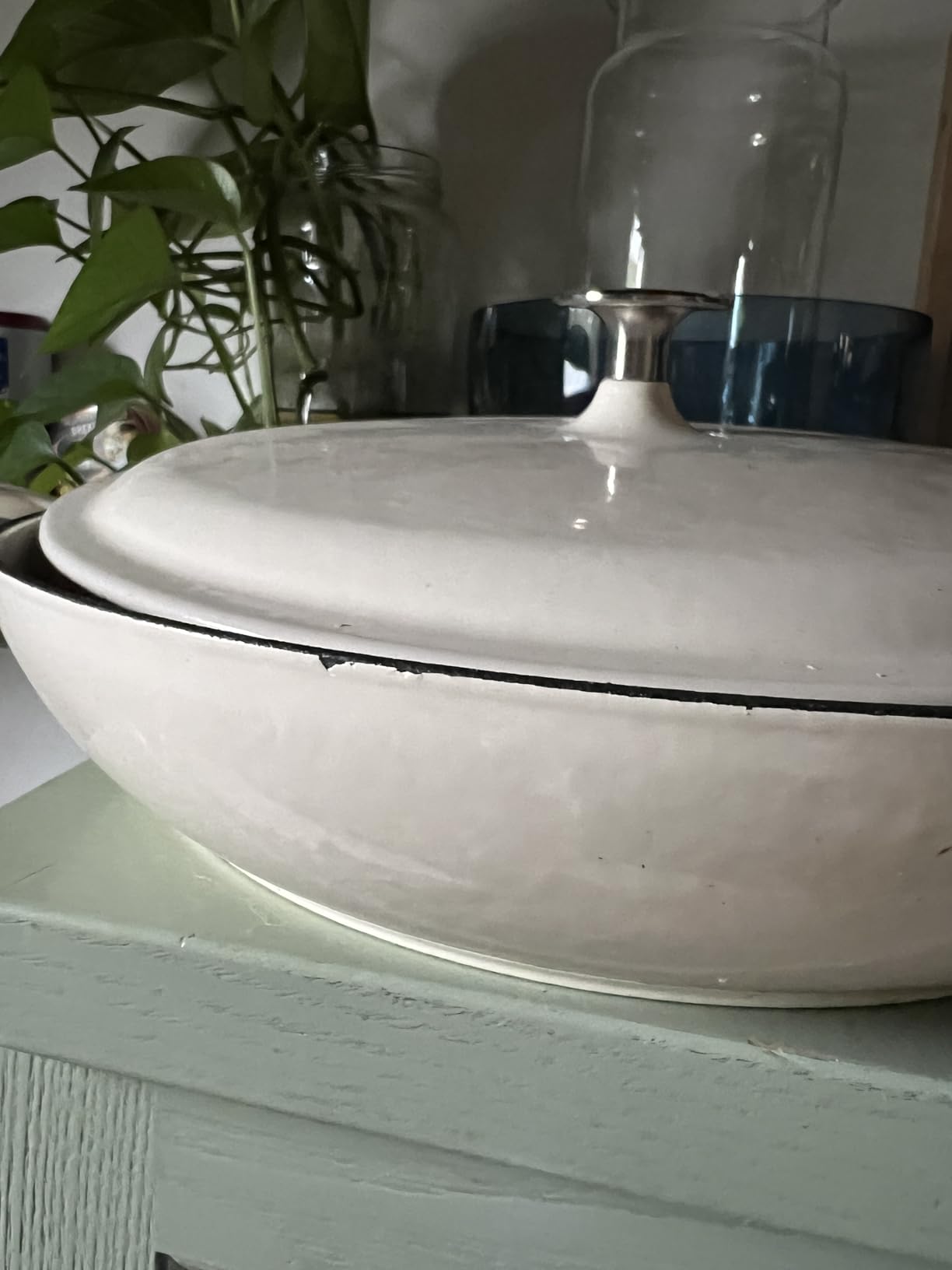 Amazon Basics Casseruola Bassa Ghisa Smaltata 3,1L Bianca