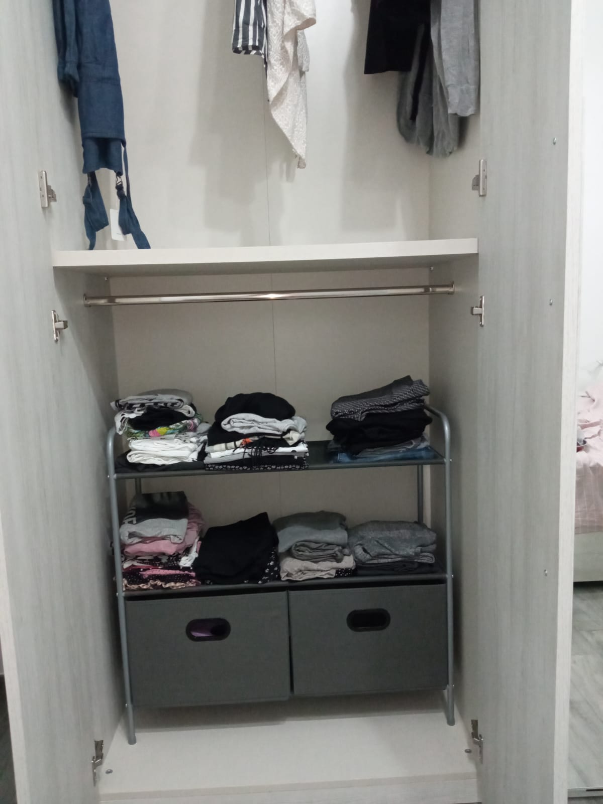 AmazonBasics Organizer Armadio Tessuto Grigio 3 Ripiani 2 Cassetti