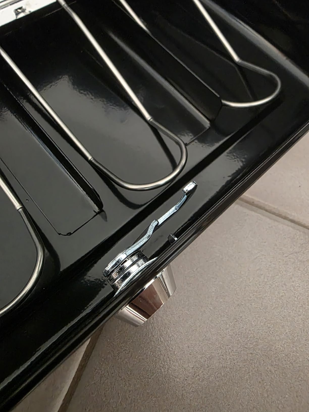 Amazon Basics cassetta portavalori con chiave nera
