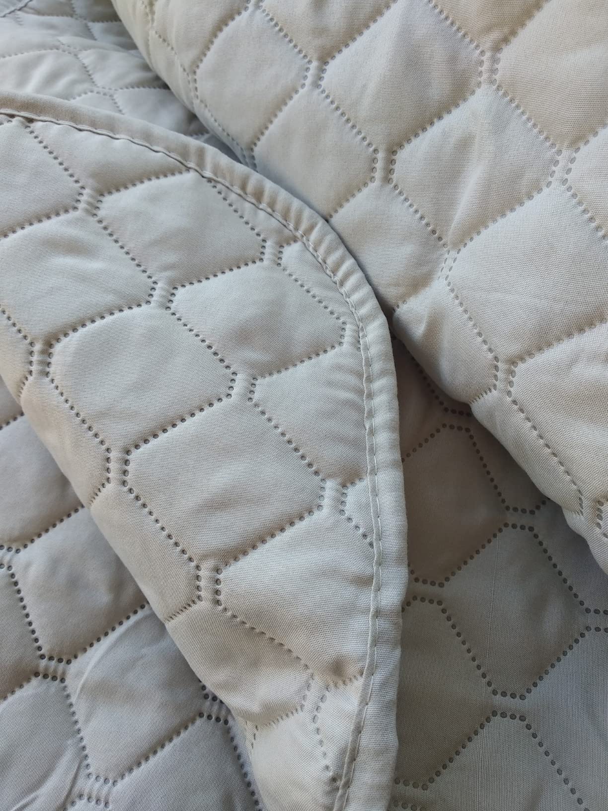 Amazon Basics Copriletto Trapuntato 170x210 Beige Rombi