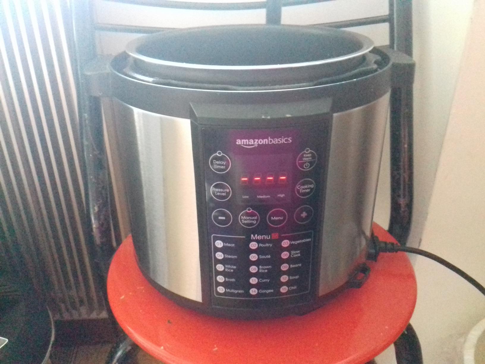 Amazon Basics Pentola Pressione Elettrica 5,5 L 1000 W Inox