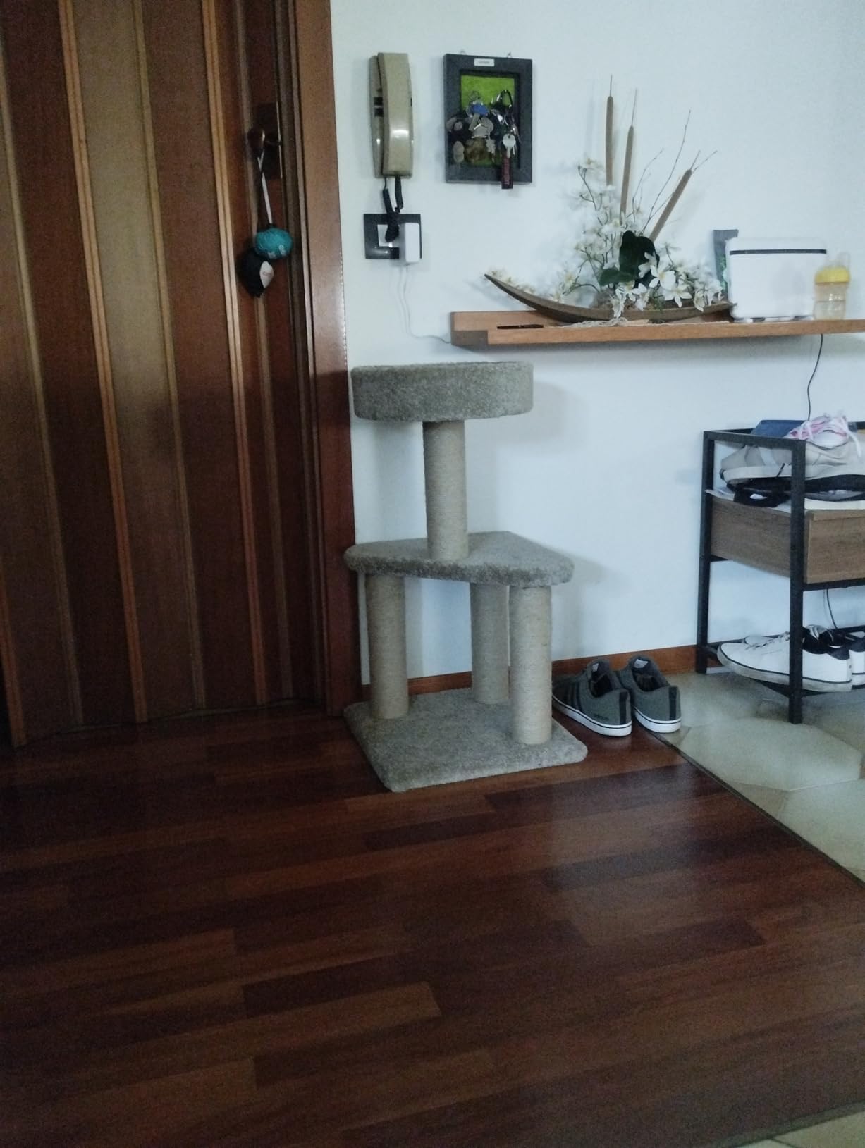 AmazonBasics Tiragraffi per Gatti Beige 117 cm 3 Piani