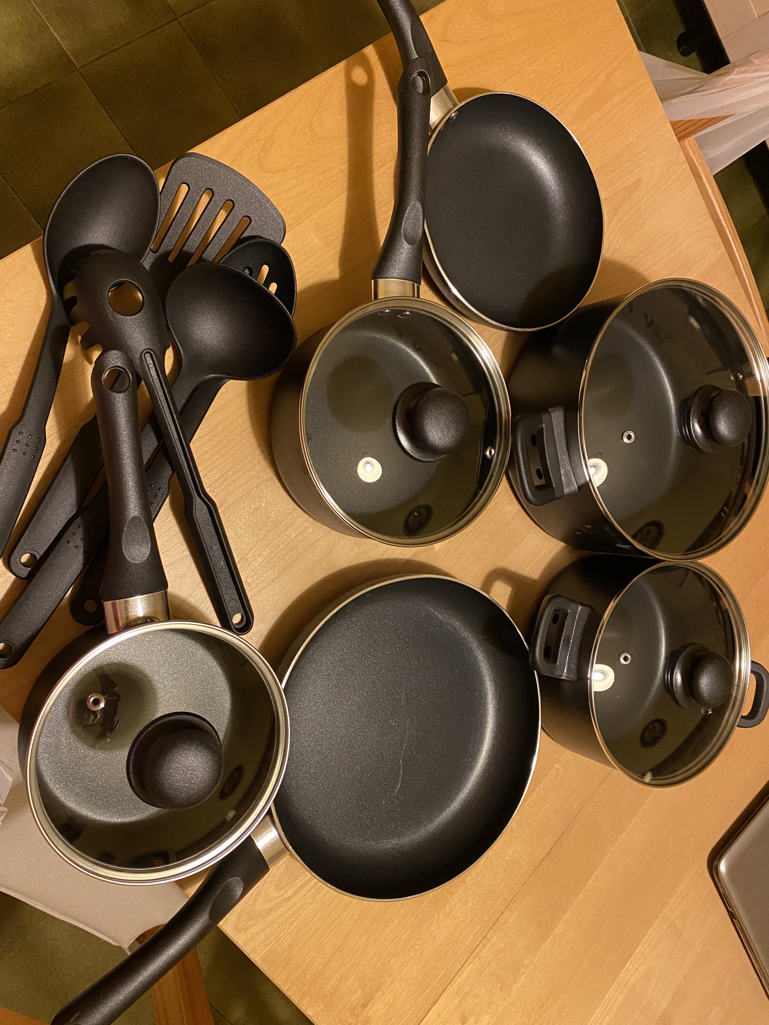 Amazon Basics Batteria Cucina 15 Pezzi Antiaderente Nero