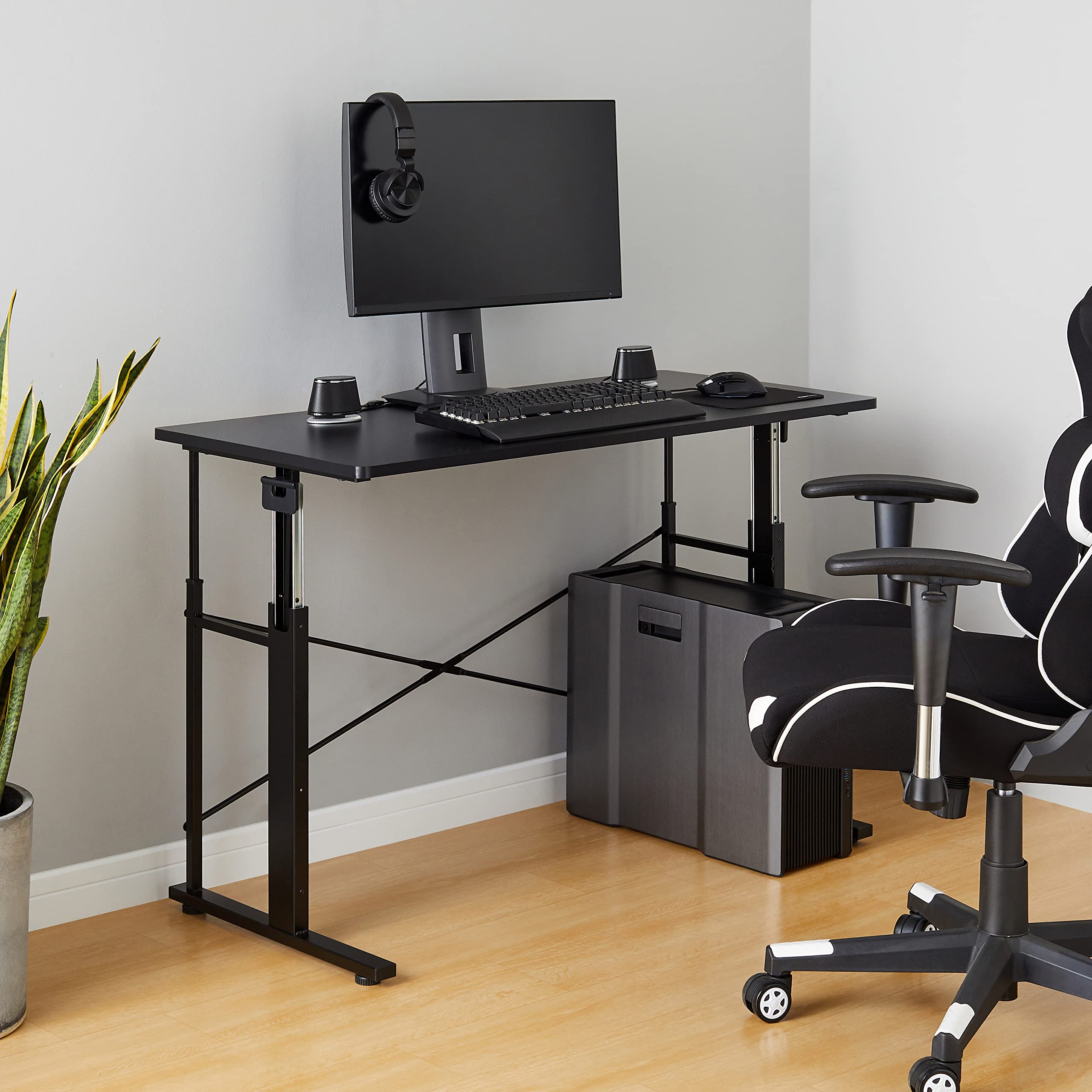 Amazon Basics Scrivania Gaming Regolabile in Altezza Nera 120x55 cm