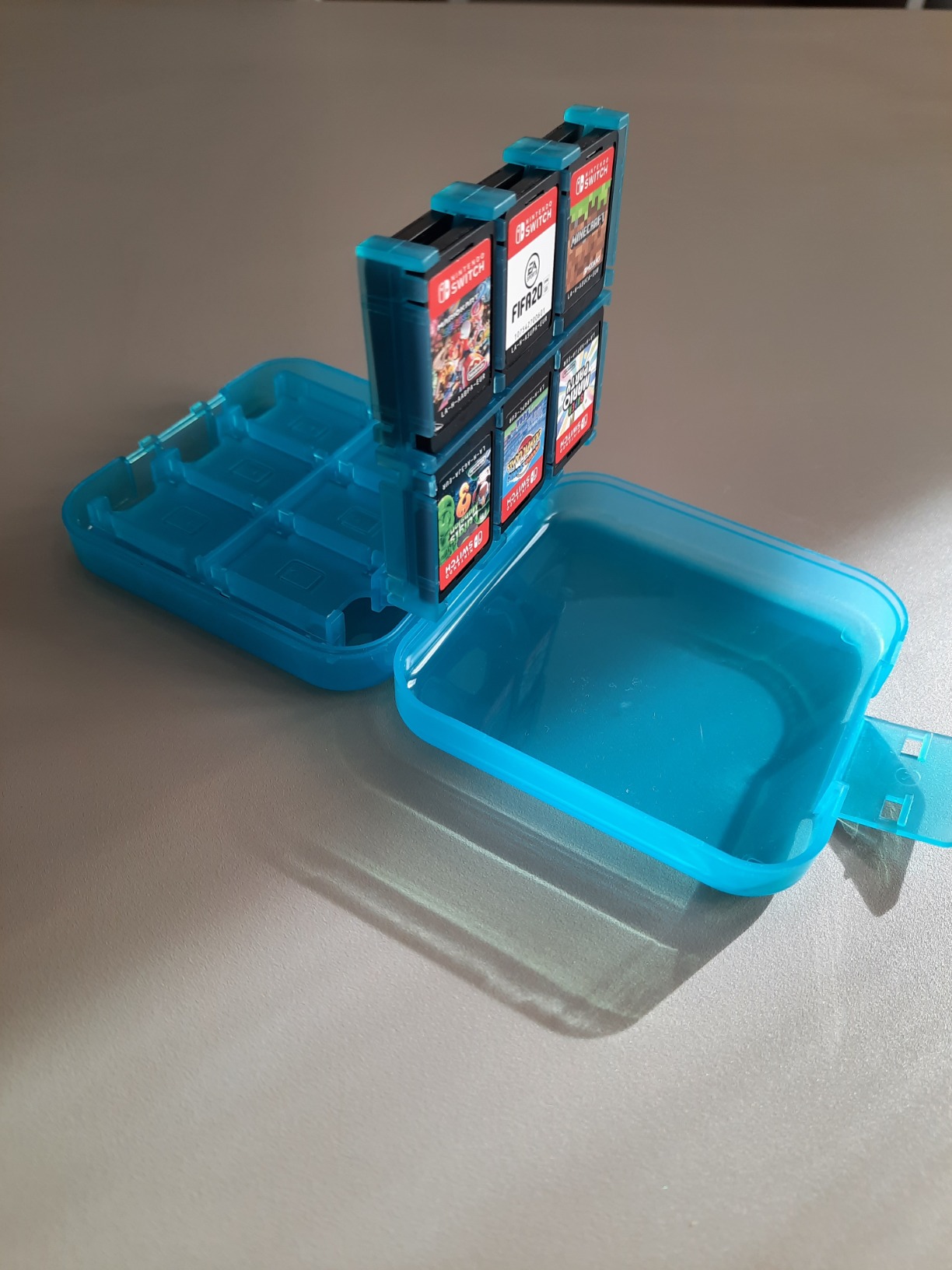 AmazonBasics Custodia Cartucce Nintendo Switch Nero 24 Giochi