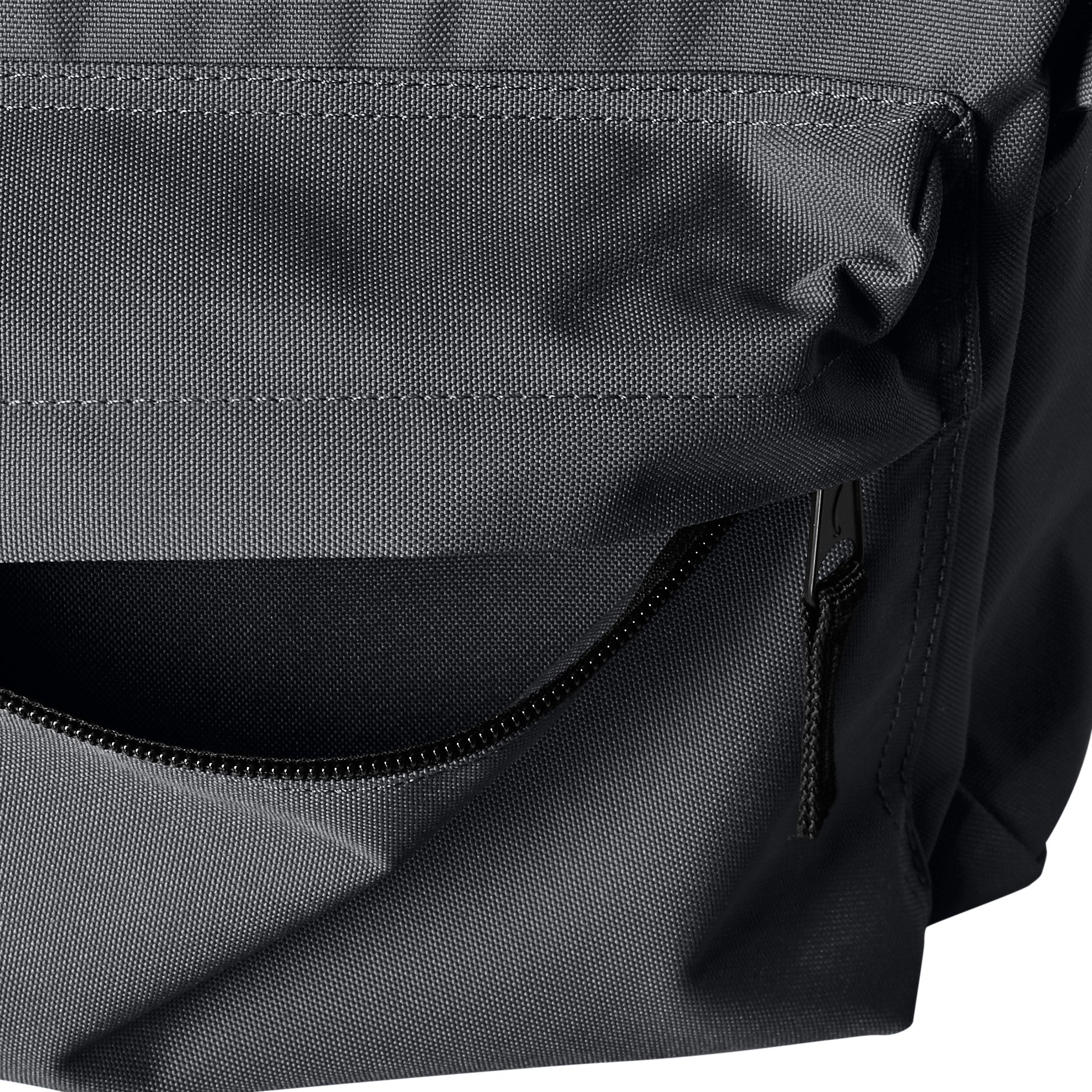 AmazonBasics Zaino Classico Grigio Leggero Set 4 Pezzi