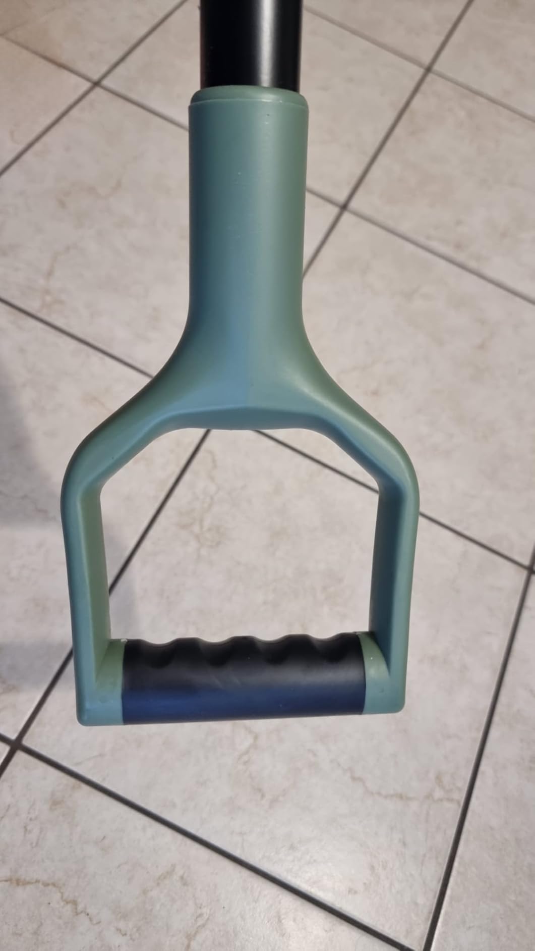 Amazon Basics pala da giardinaggio piatta 47 pollici acciaio nera