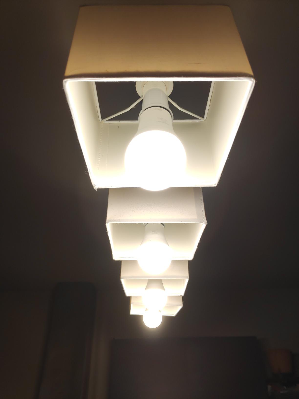 Amazon Basics Lampadine LED E27 10,5W luce calda 6 pz 1055lm