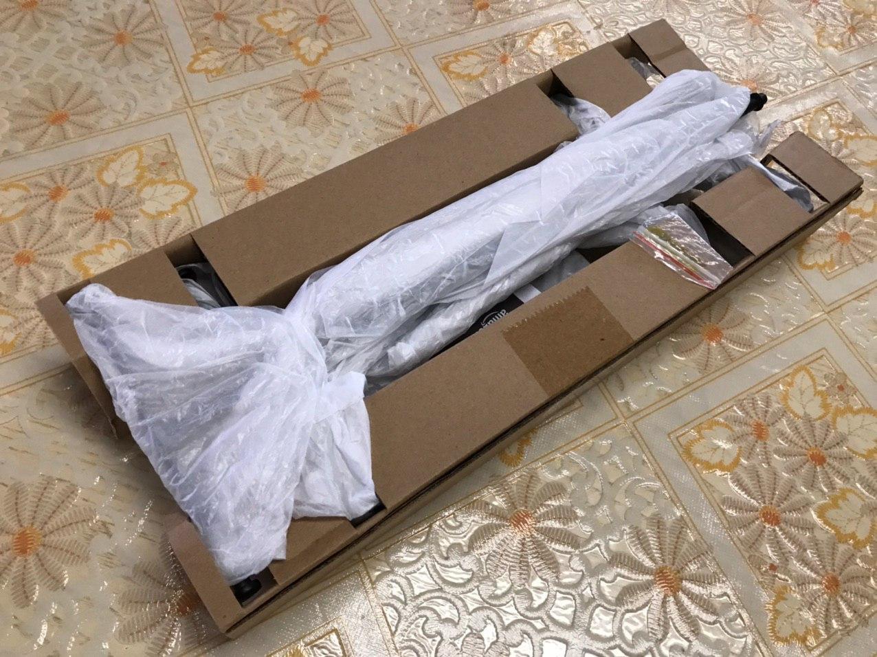 AmazonBasics Portagioielli Albero 4 Livelli Noce/Nero