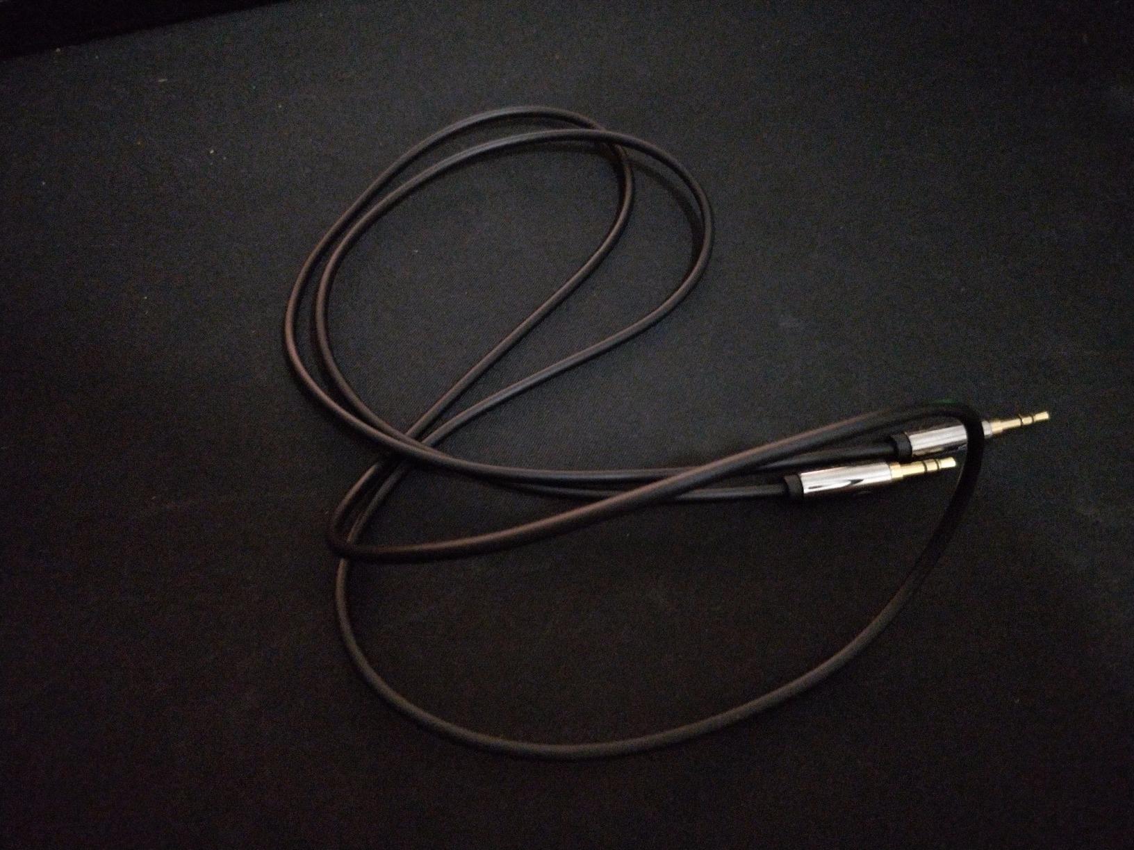 Amazon Basics Cavo Audio Aux 3,5 mm 1,2 m Nero