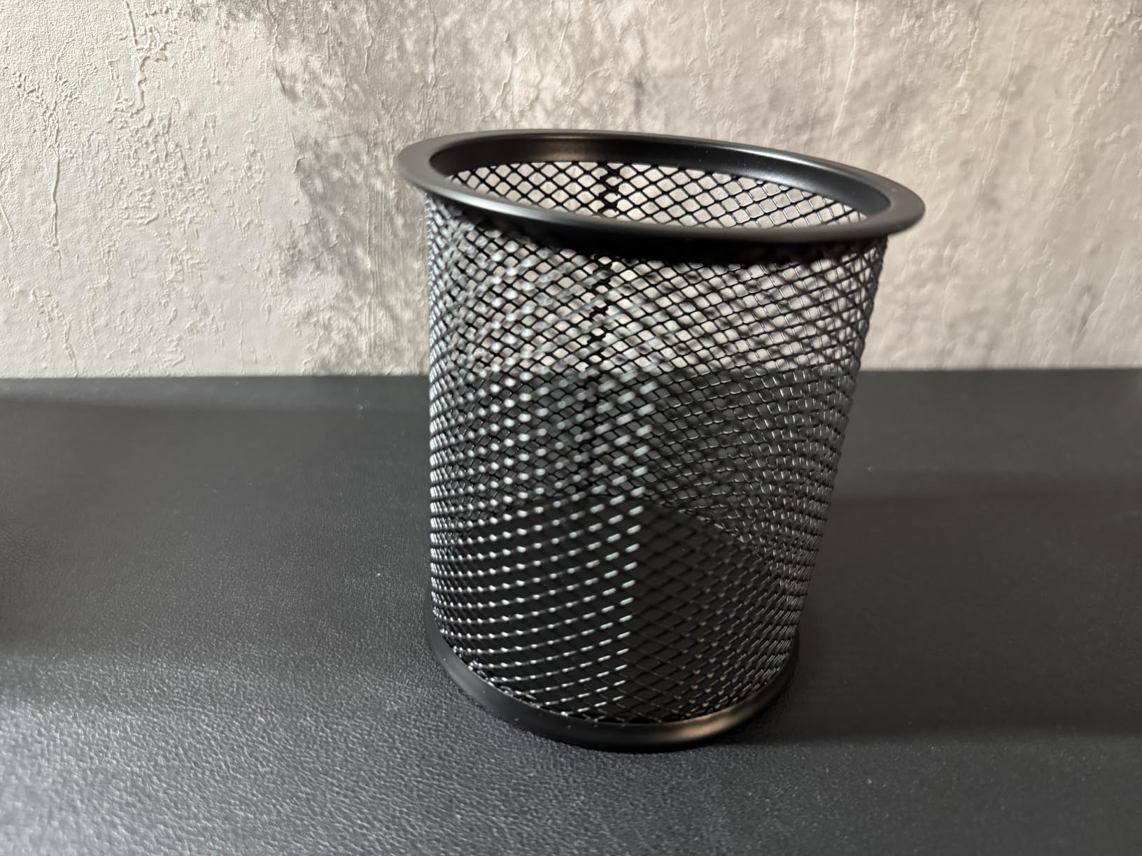 AmazonBasics portapenne rete metallica nero