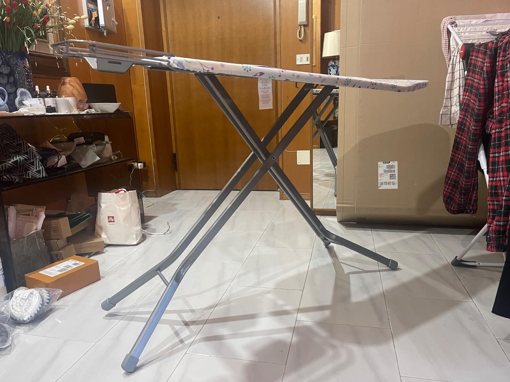 Amazon Basics asse da stiro grande 122x38 cm grigio con ripiano vapore