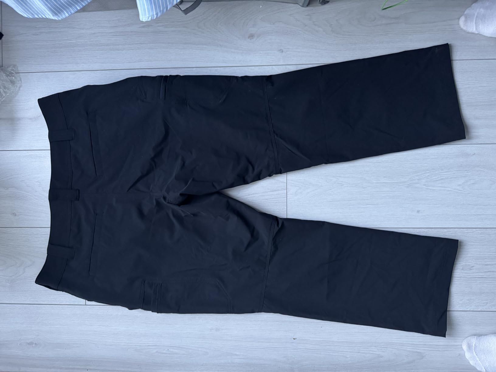 AmazonBasics pantaloni utility ibridi uomo 38W/30L carbone