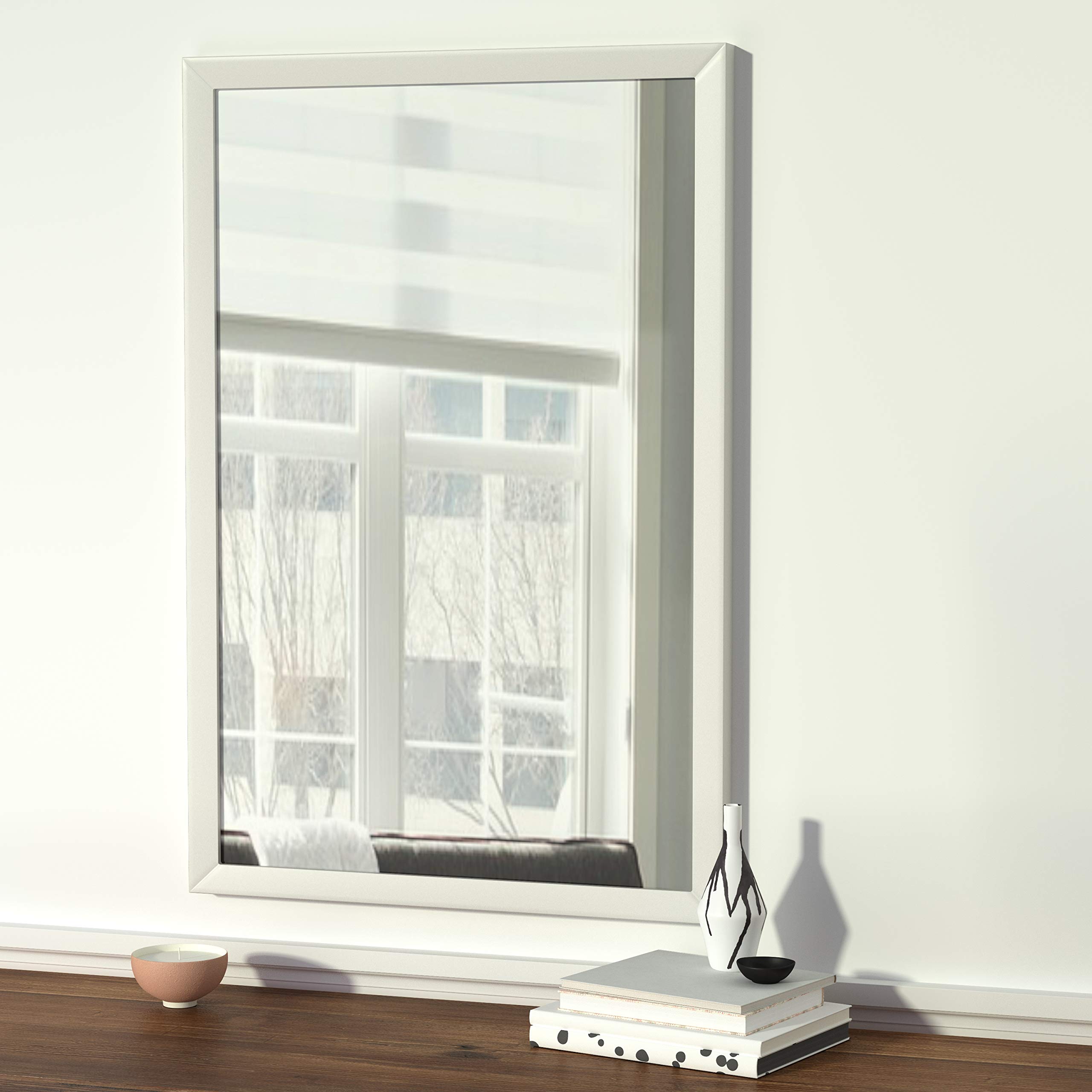 AmazonBasics Specchio da parete 61x91 cm bianco cornice standard