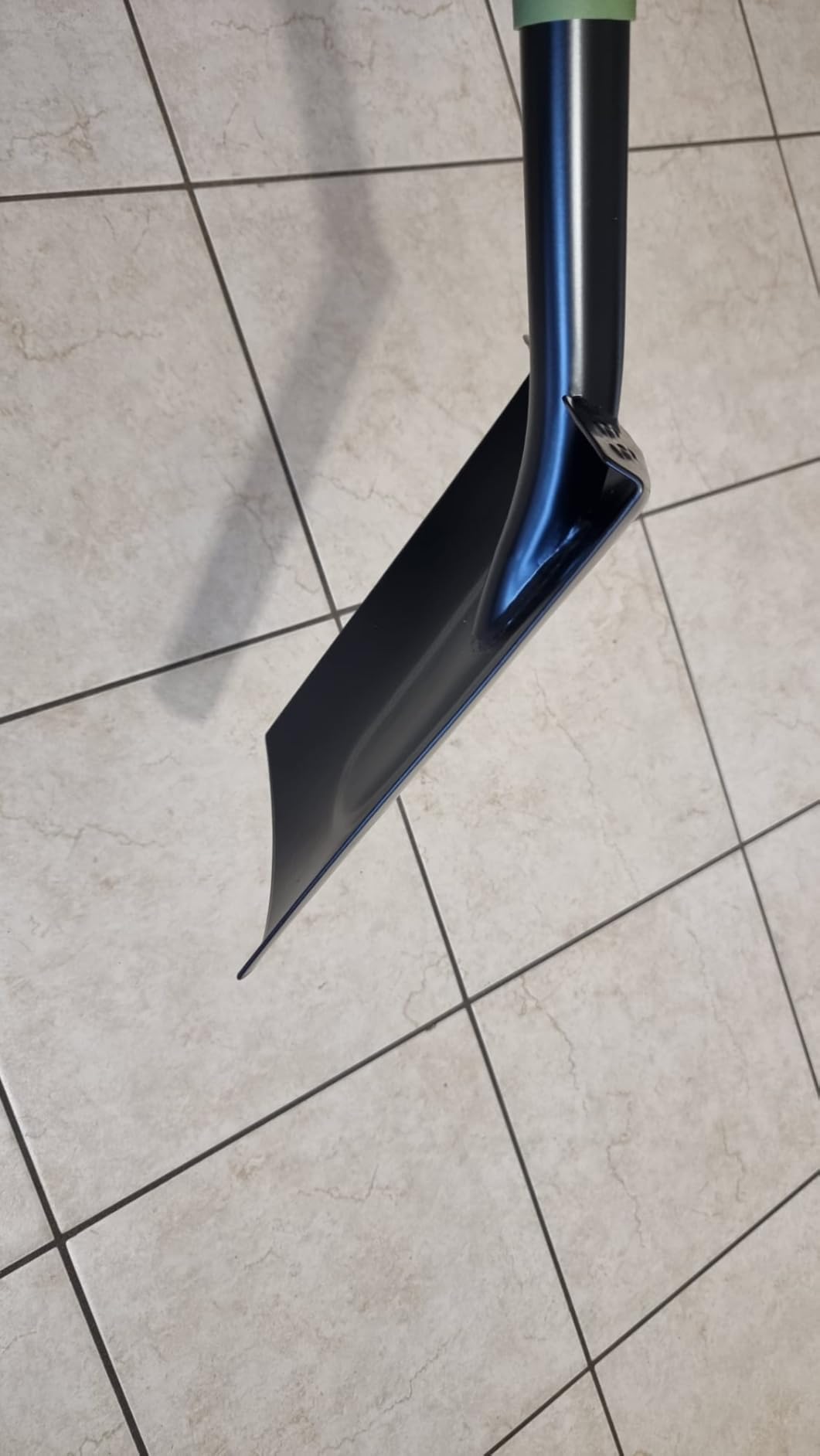Amazon Basics pala da giardinaggio piatta 47 pollici acciaio nera