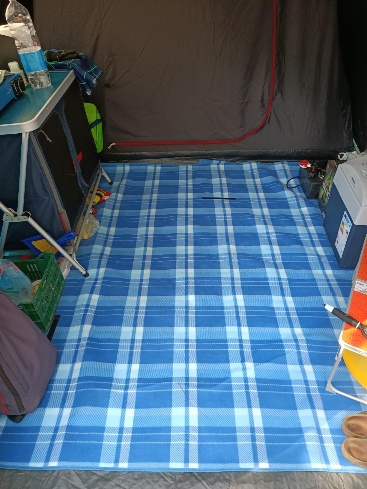AmazonBasics Coperta Picnic 175x200 cm Blu Impermeabile
